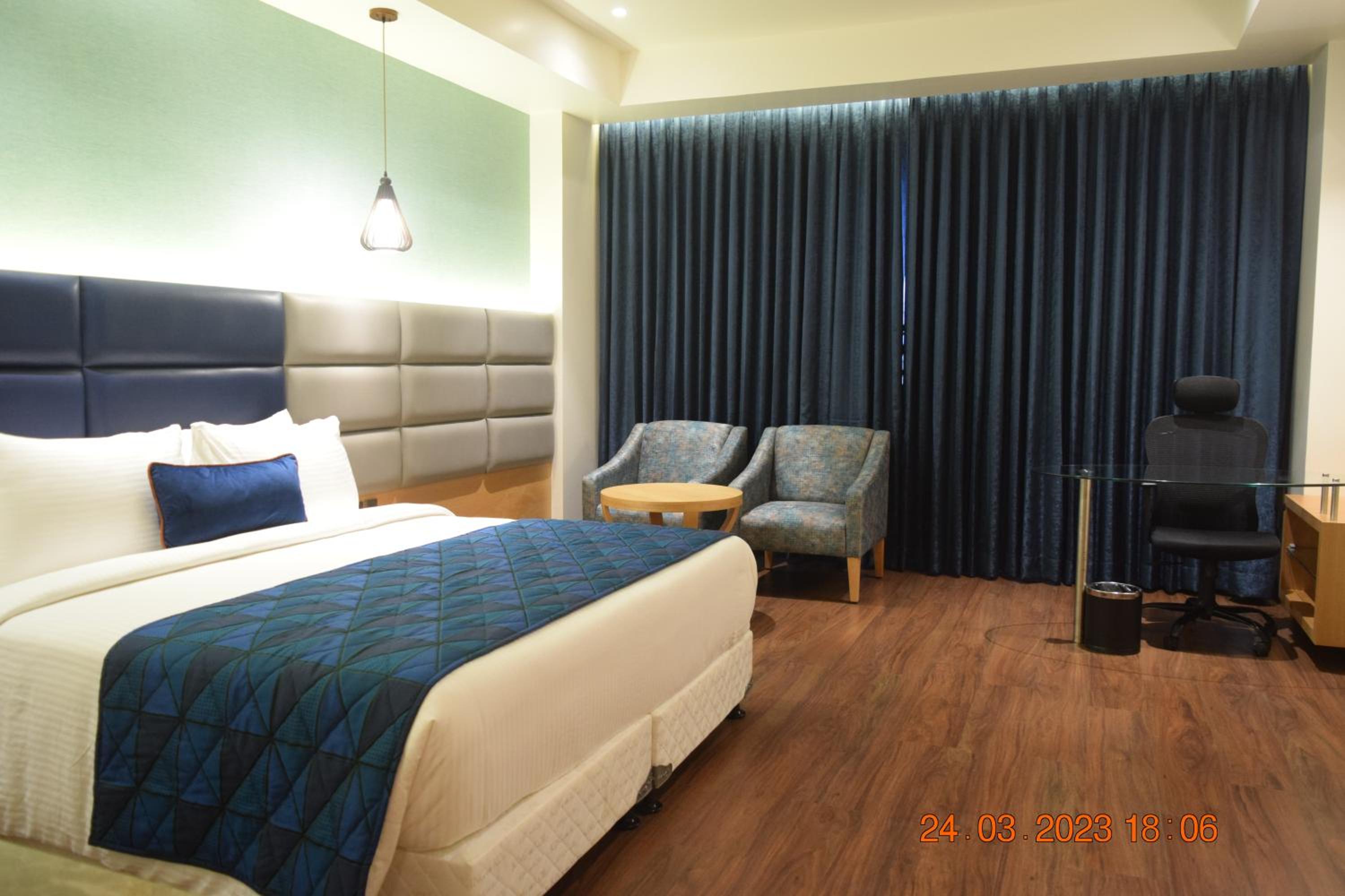 Superior Double or Twin Room photo 2