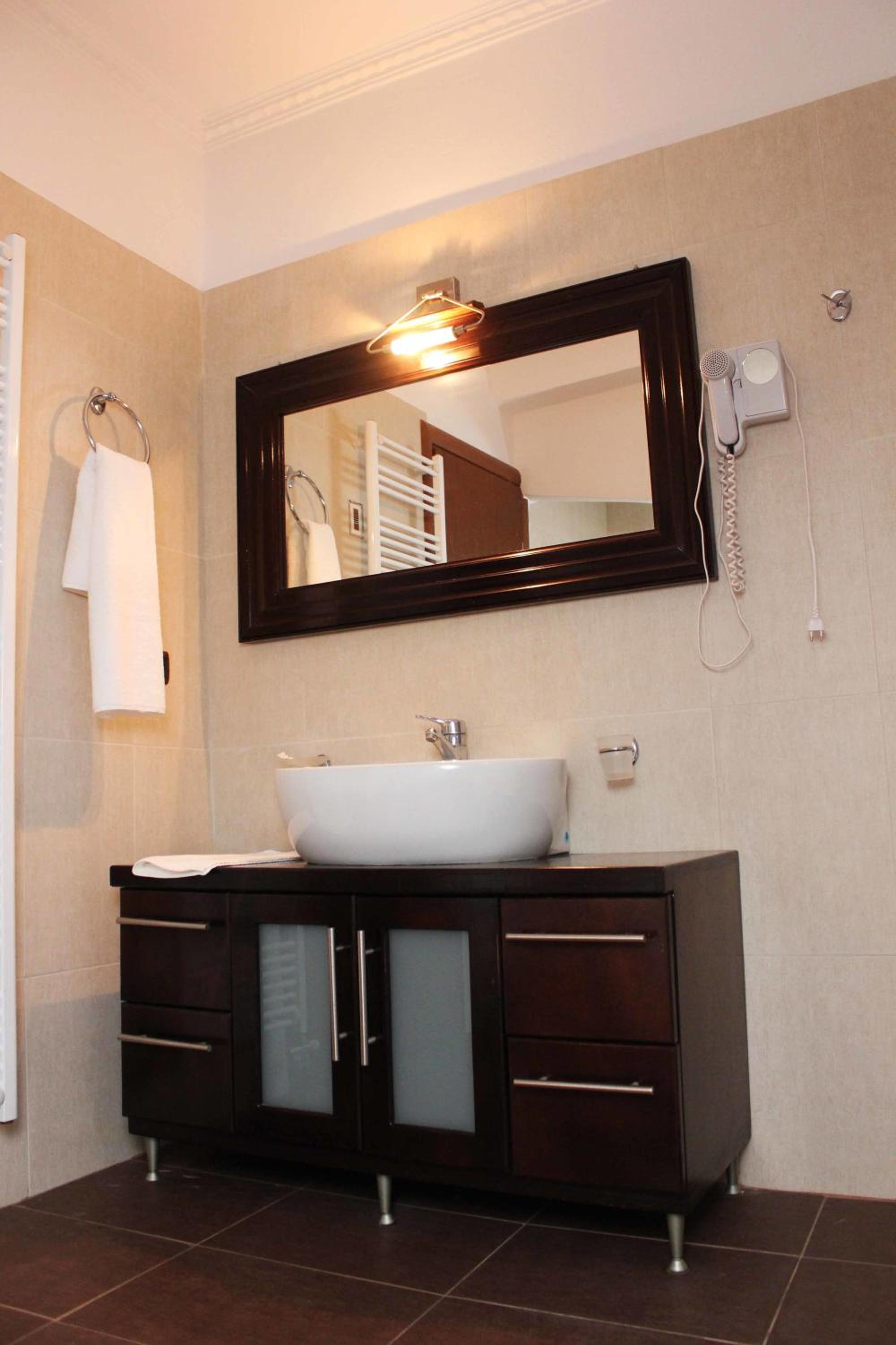 Suite with Mountain View - Photo 3