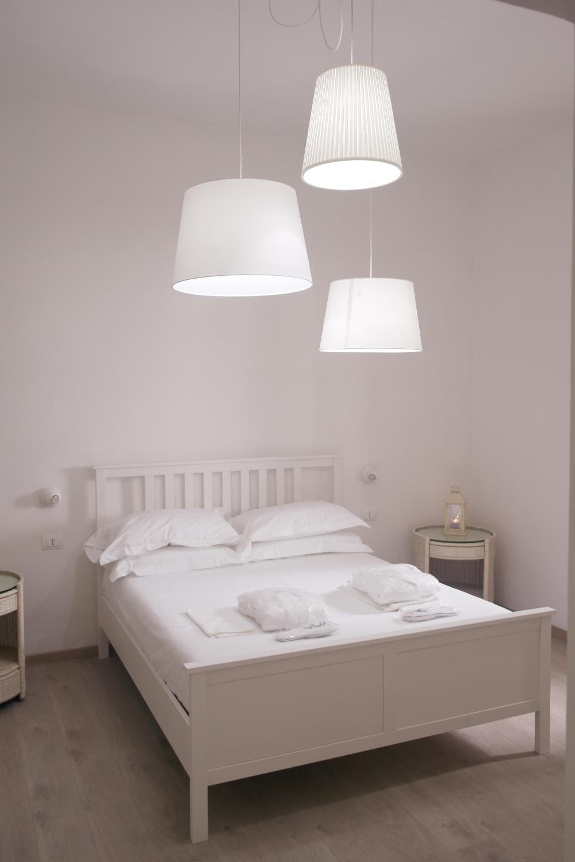 Queen Room with Garden View - Photo 9