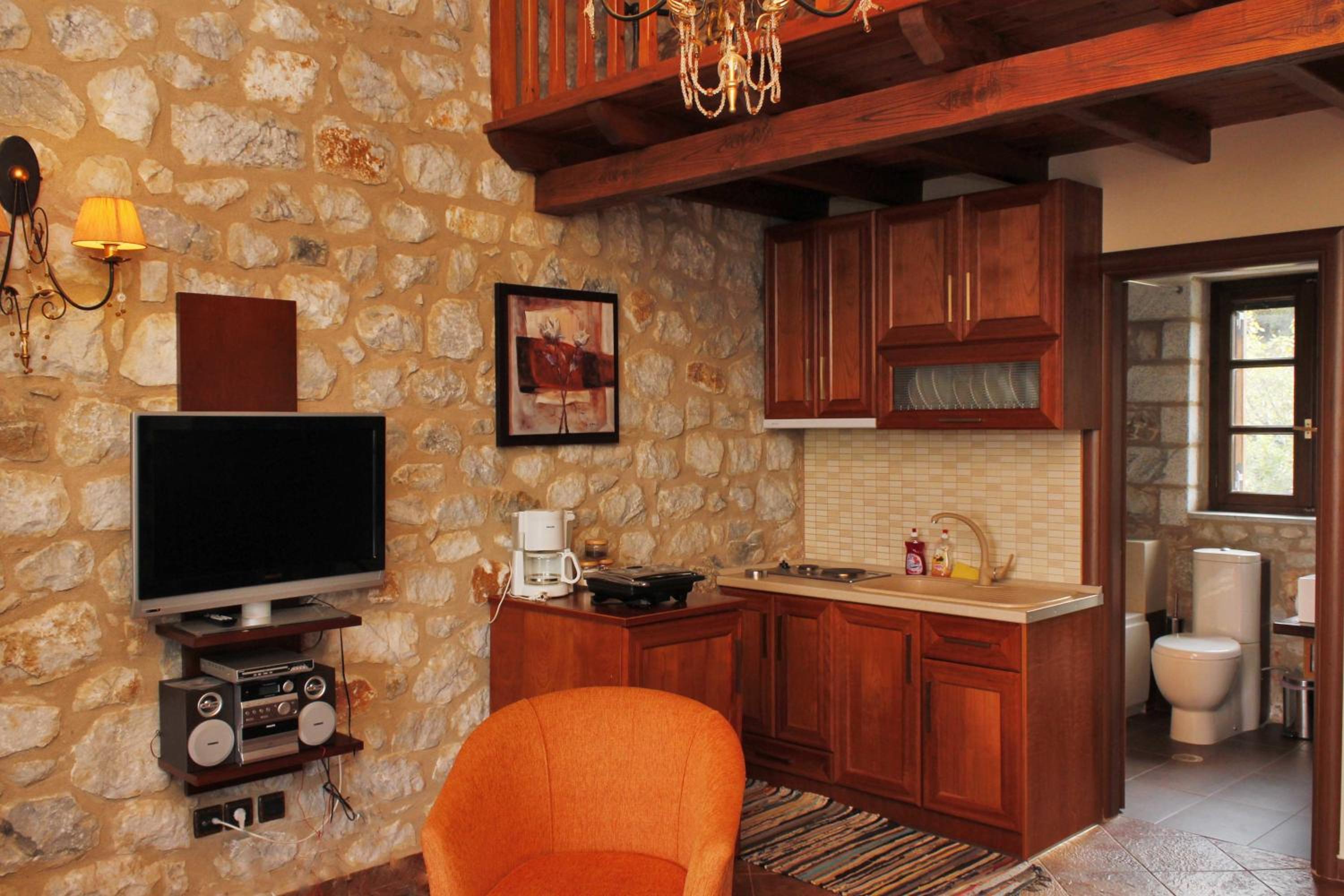 Suite with Mountain View - Photo 8