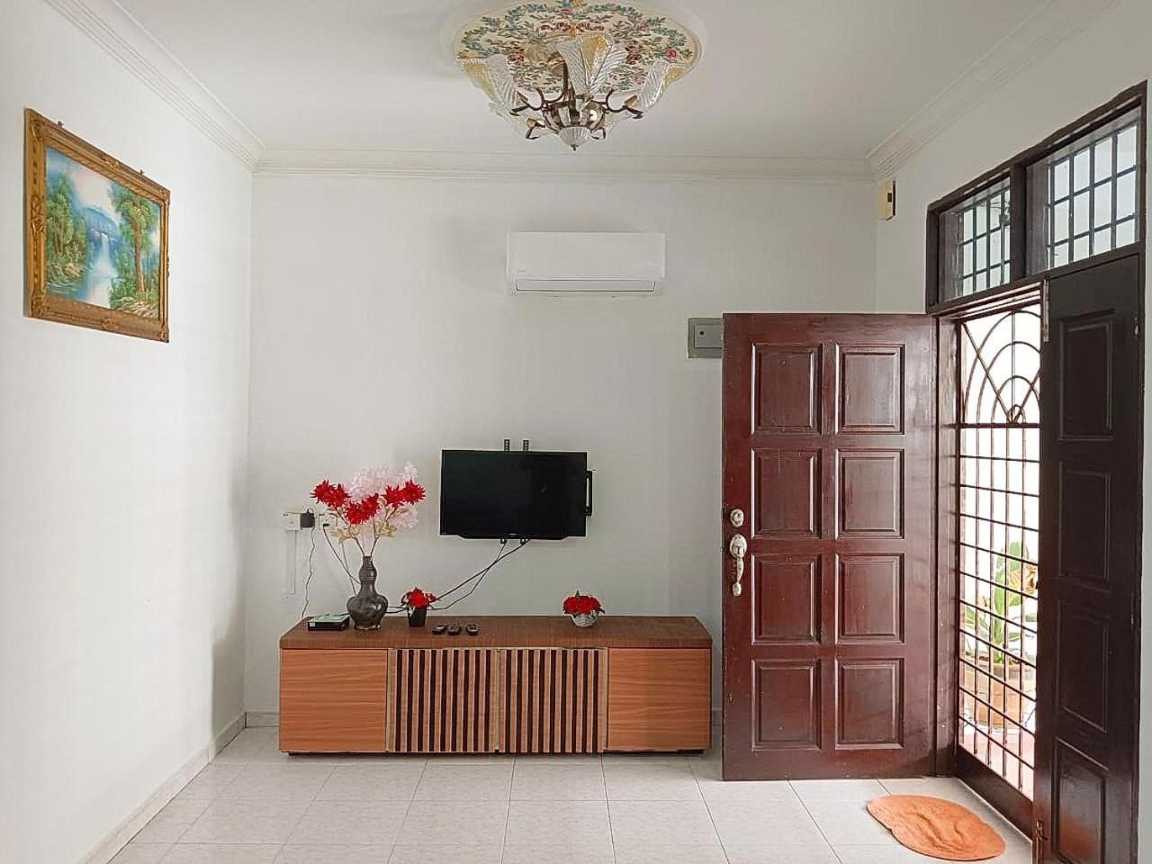 Four-Bedroom House photo 2