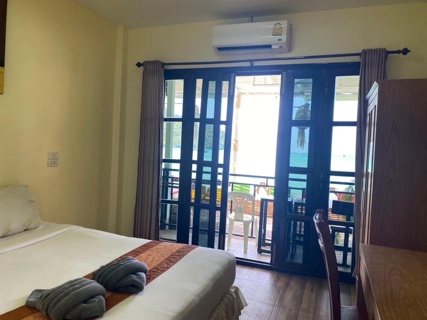 Standard Double Room with Sea View - Photo 2
