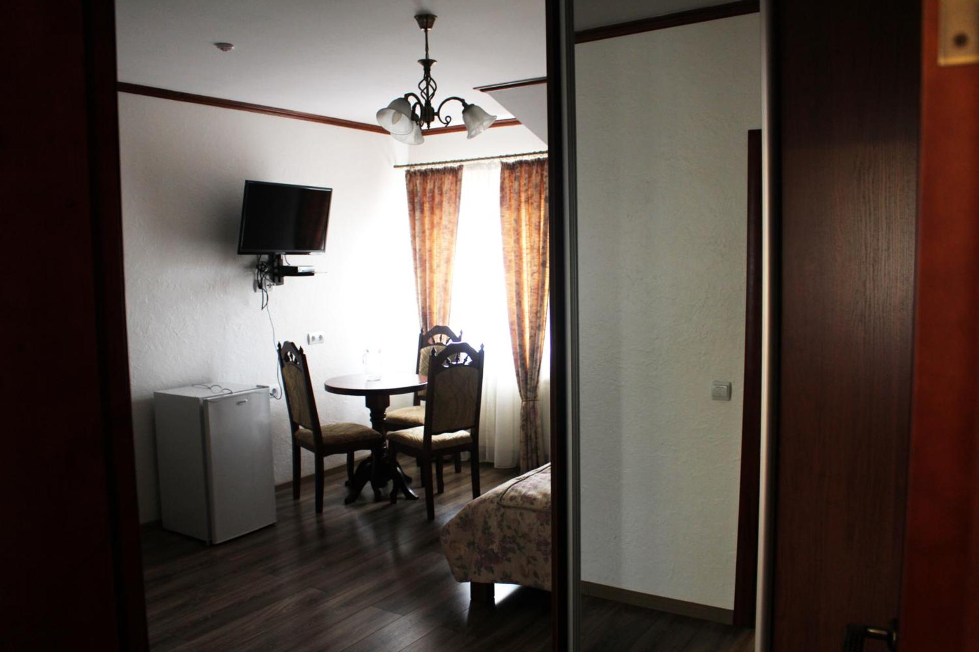 Economy Double Room photo 1