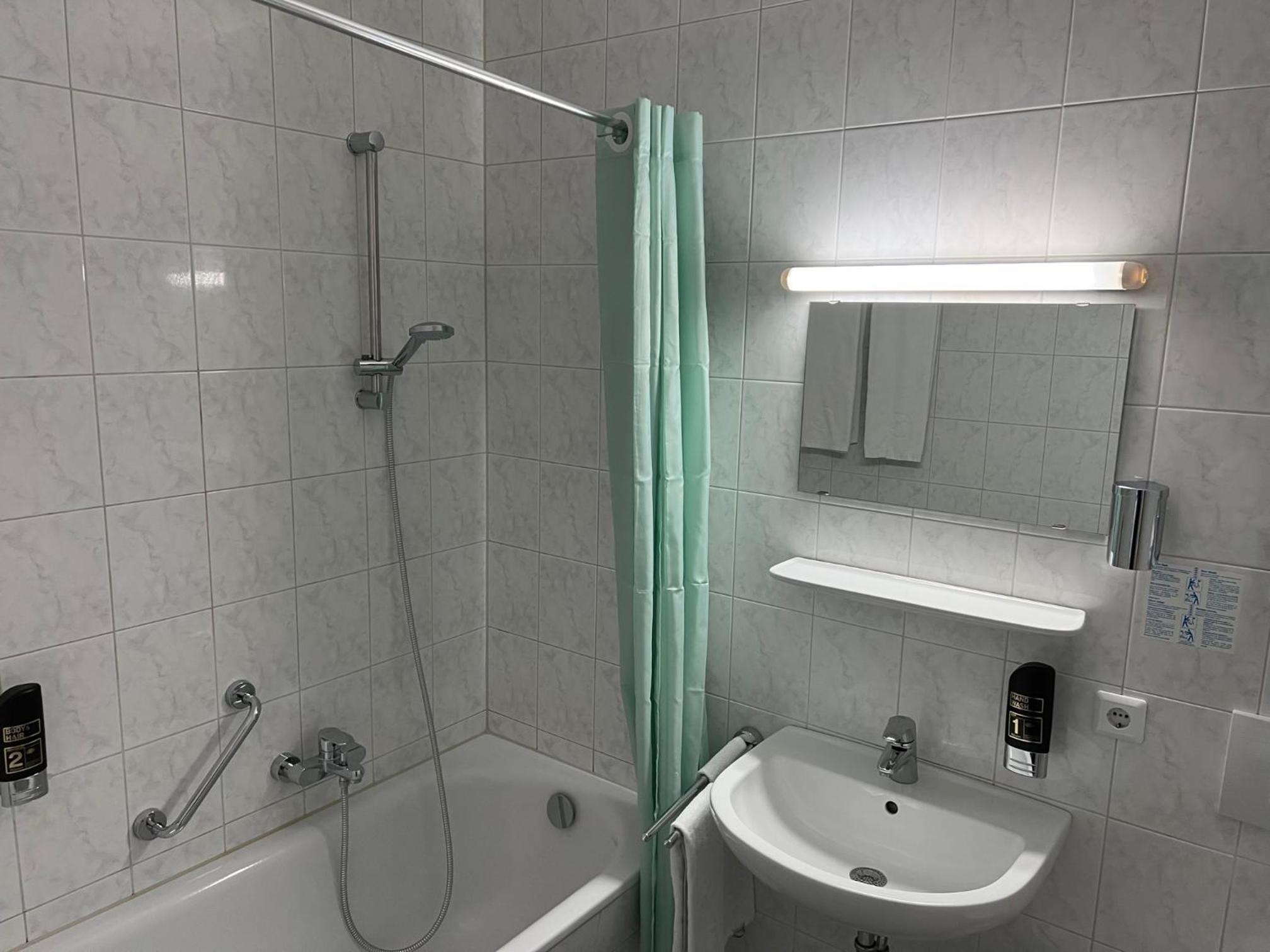 Double Room - Photo 2