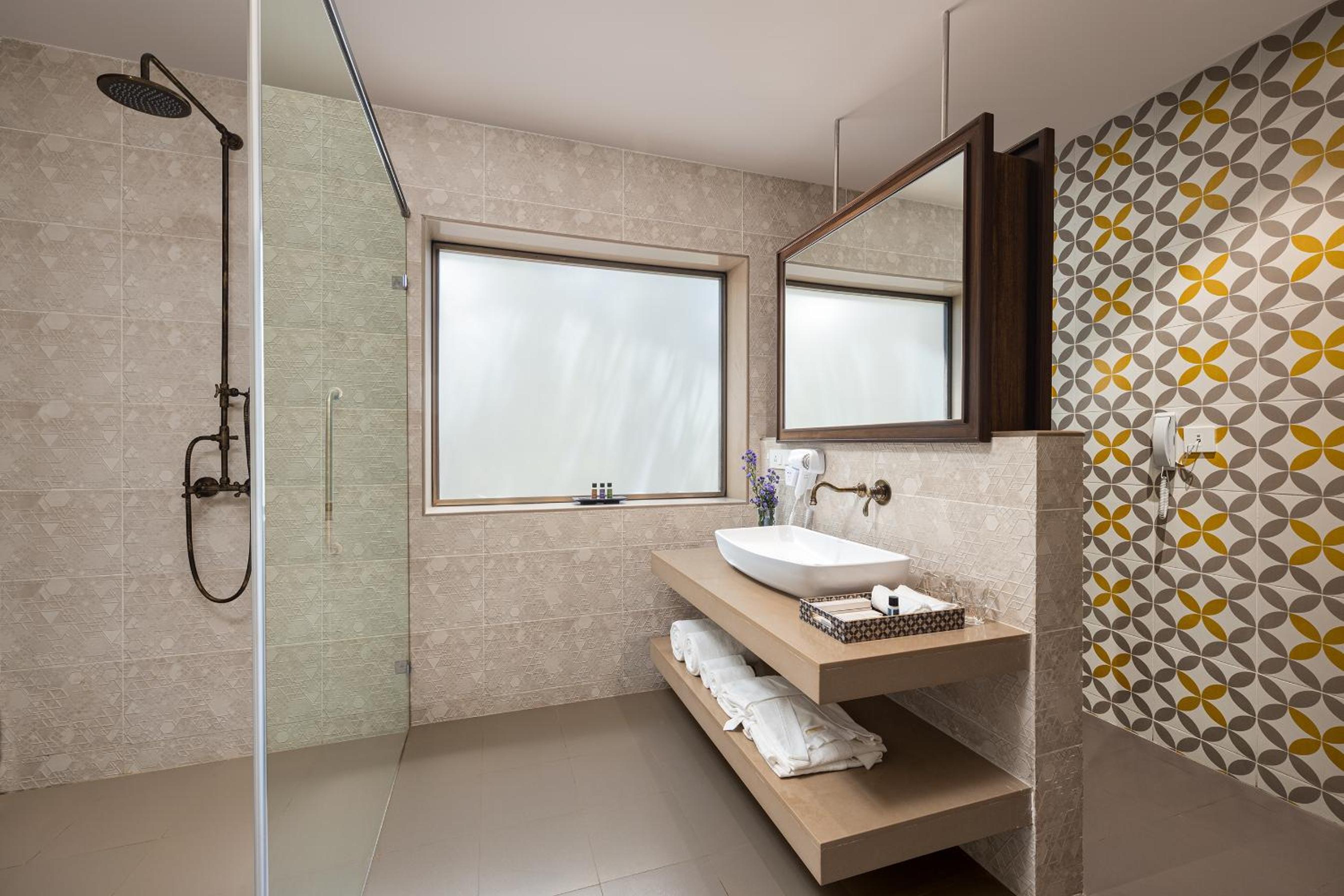 Premium Room with Balcony - 10% Discount on Food & Beverages,  Happy Hours (2+1 from 5pm to 7pm) photo 2