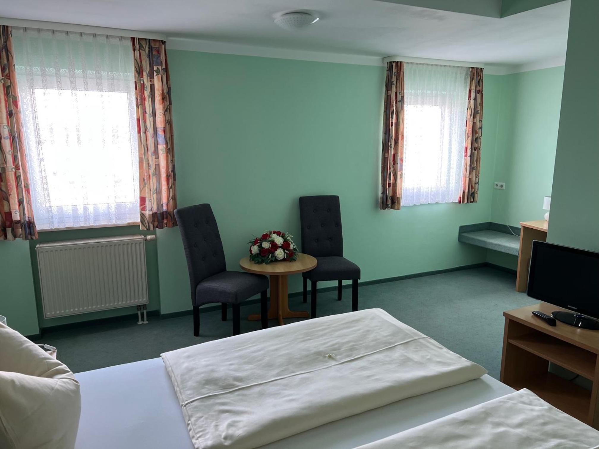 Double Room - Photo 5