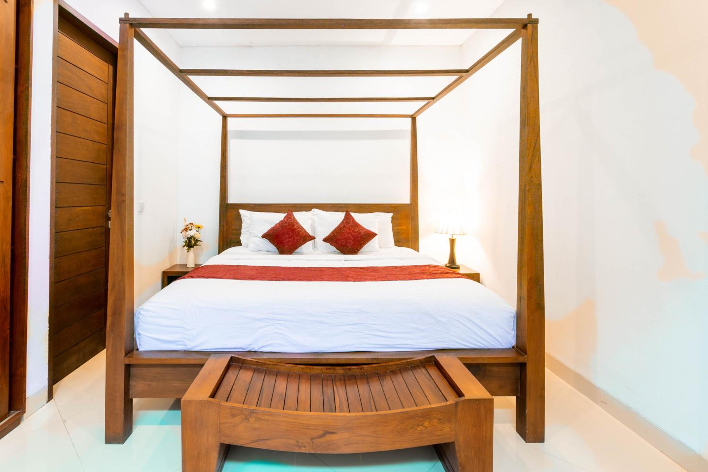 Suite Room with Pool View - Photo 2