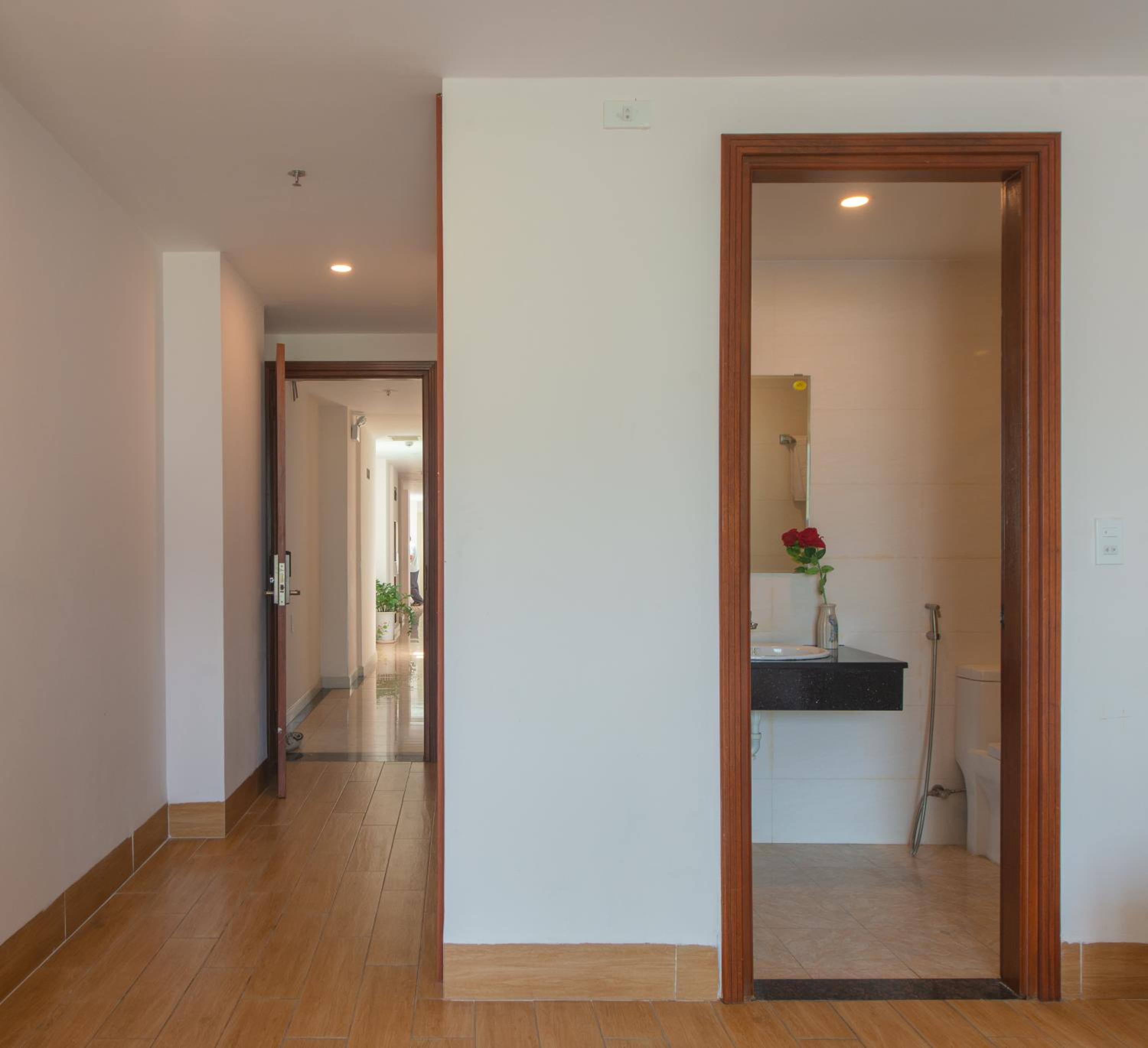Family Suite with Balcony - Photo 6