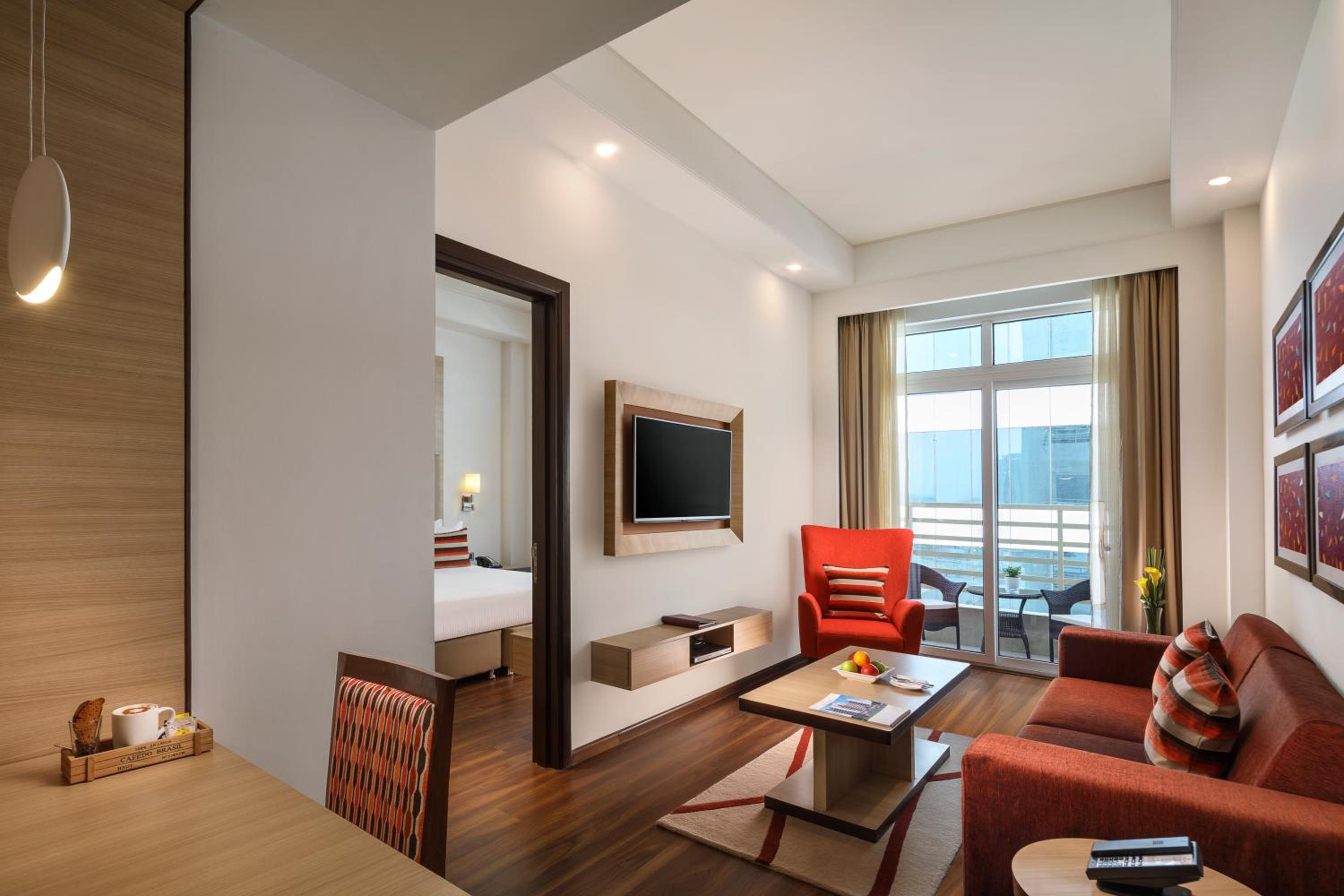 Deluxe Suite - Photo 8