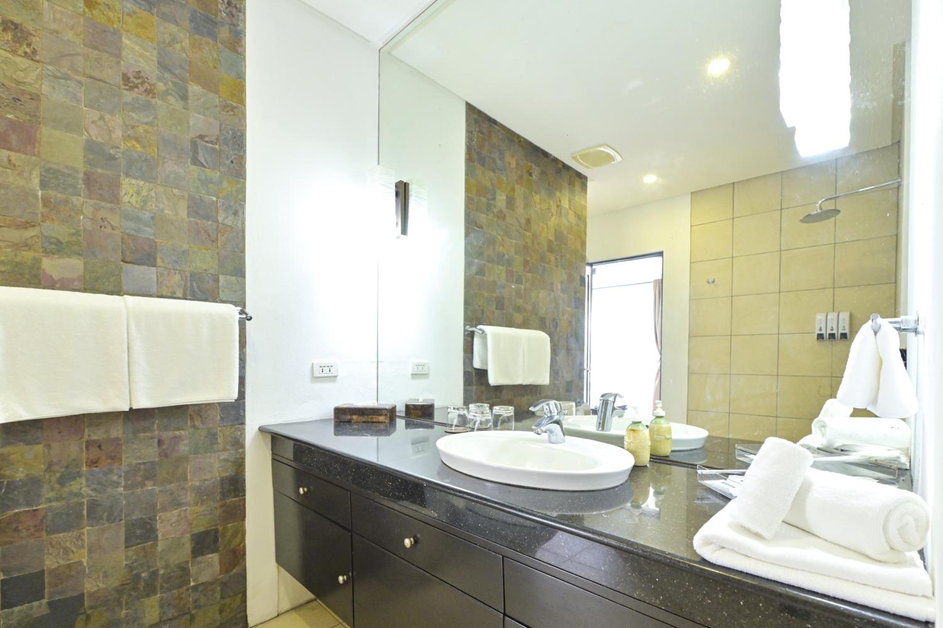 3 Bedroom Family Suite  - Photo 15