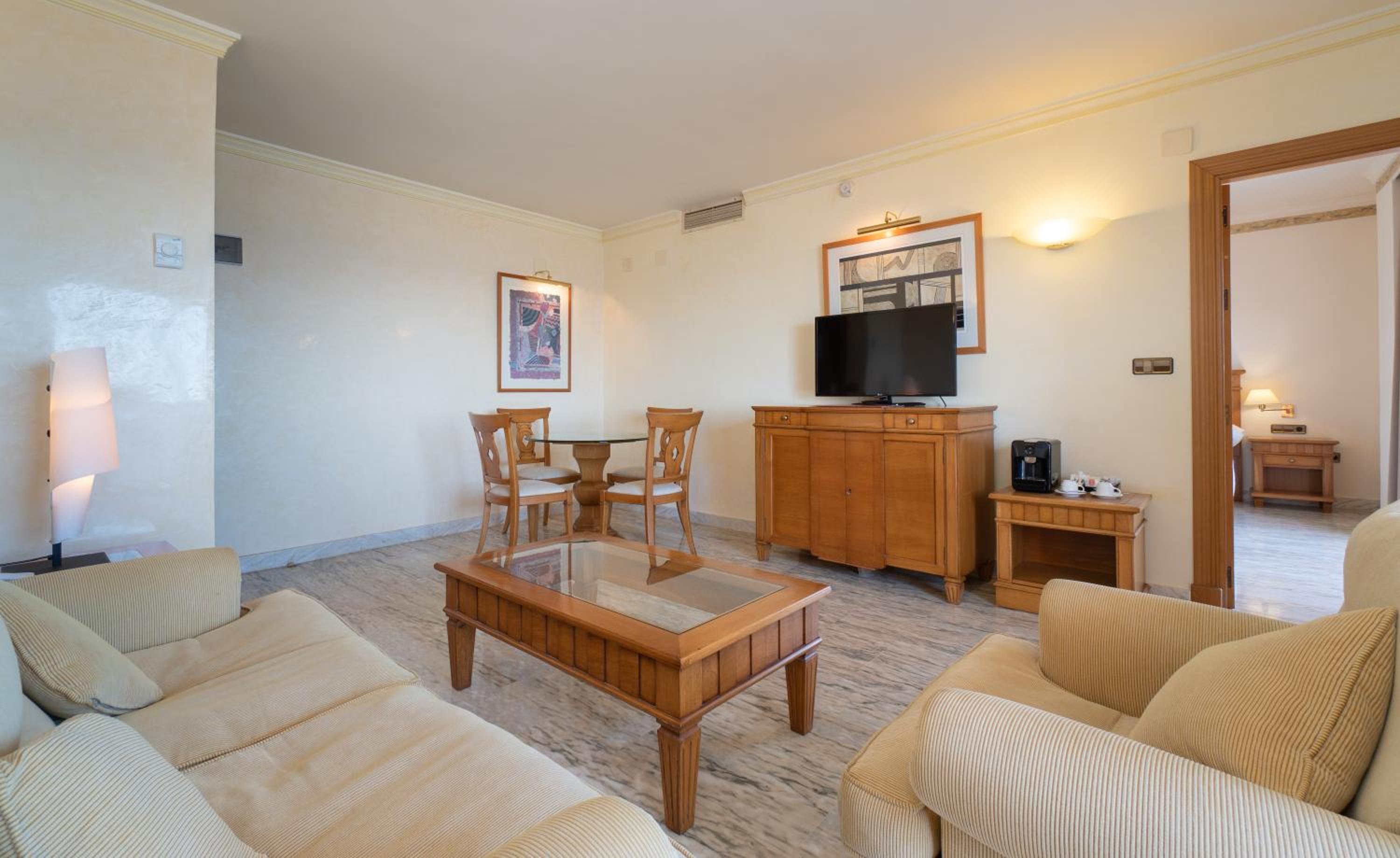 Twin Suite - Photo 8