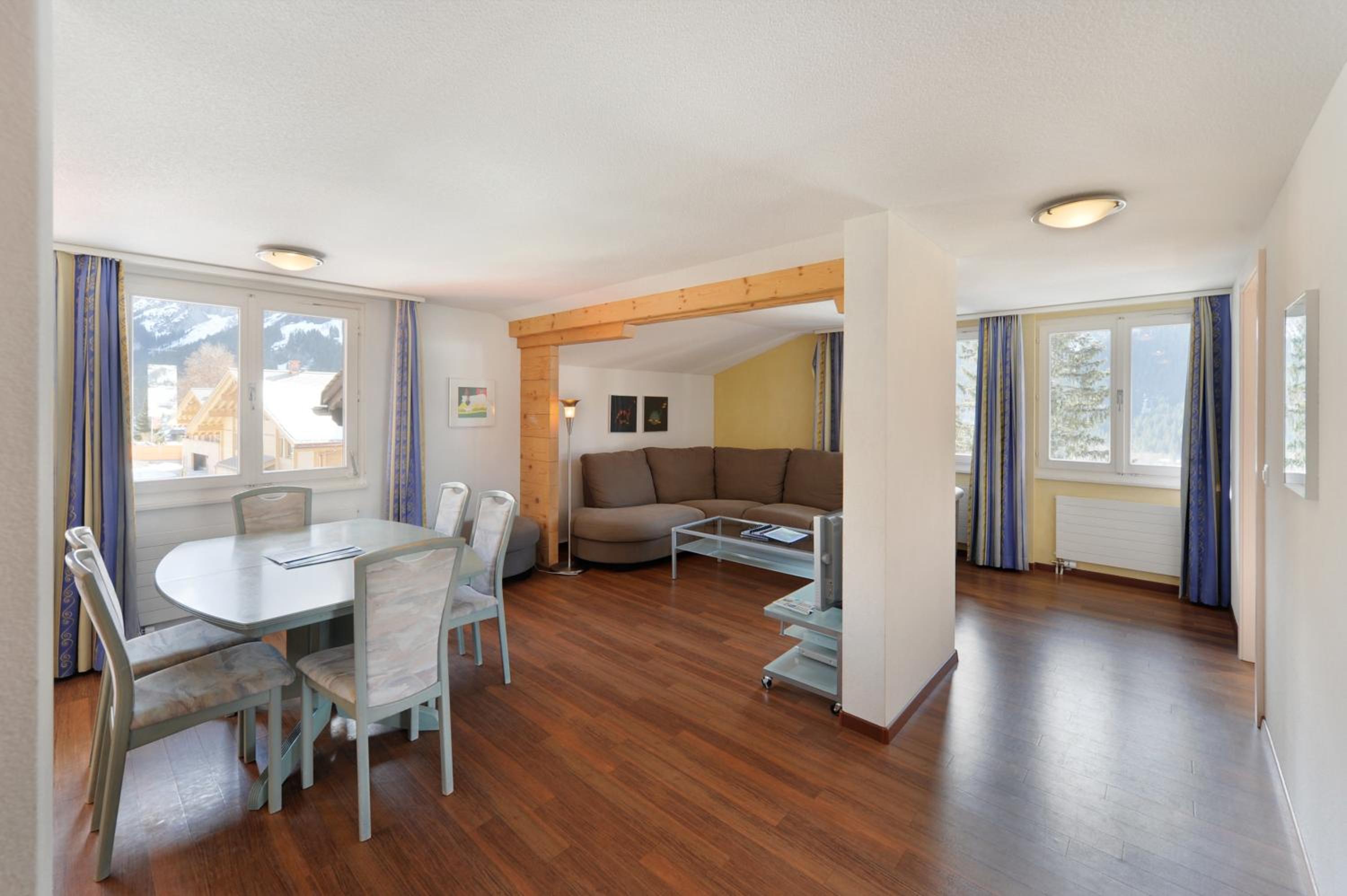 Three-Bedroom Apartment - Attic - Chalet Eiger