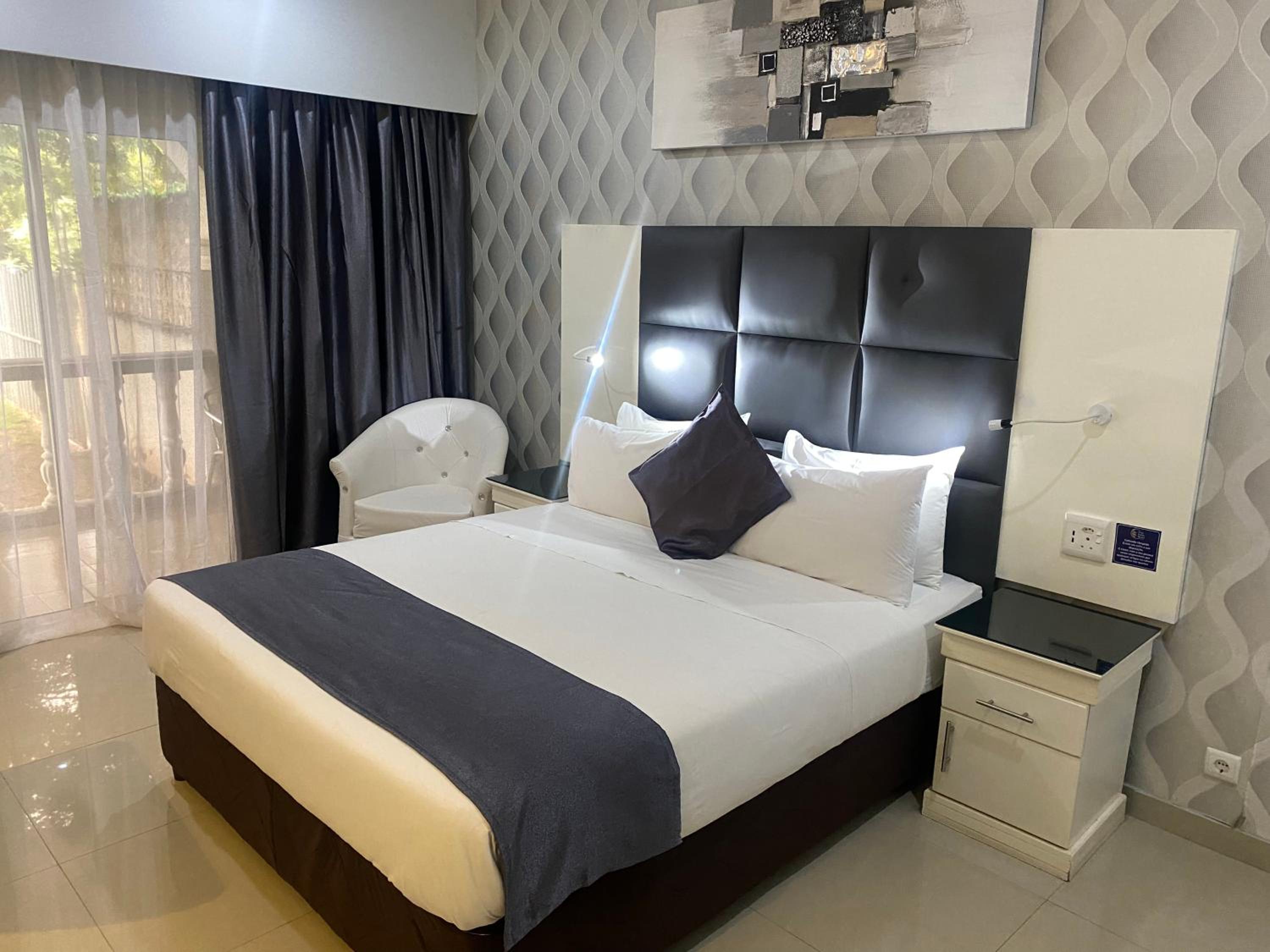 Double Room with Balcony photo 2