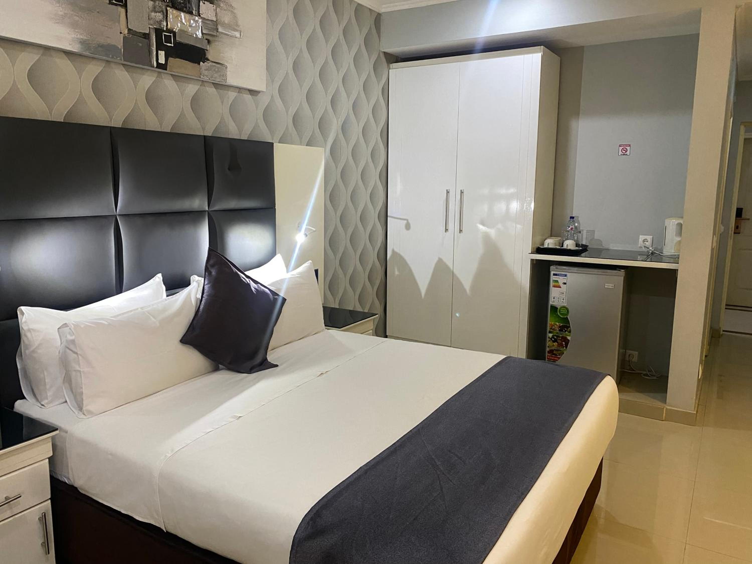 Double Room with Balcony photo 3