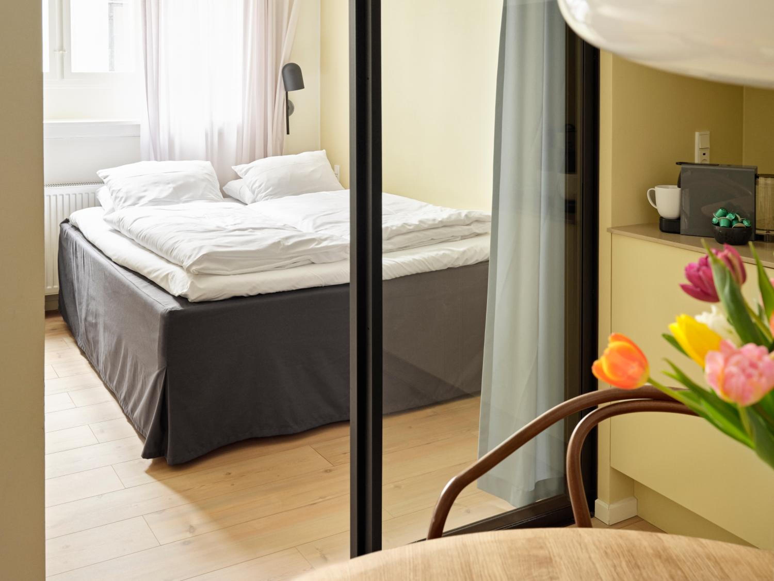 One-Bedroom Apartment (3 Adults)