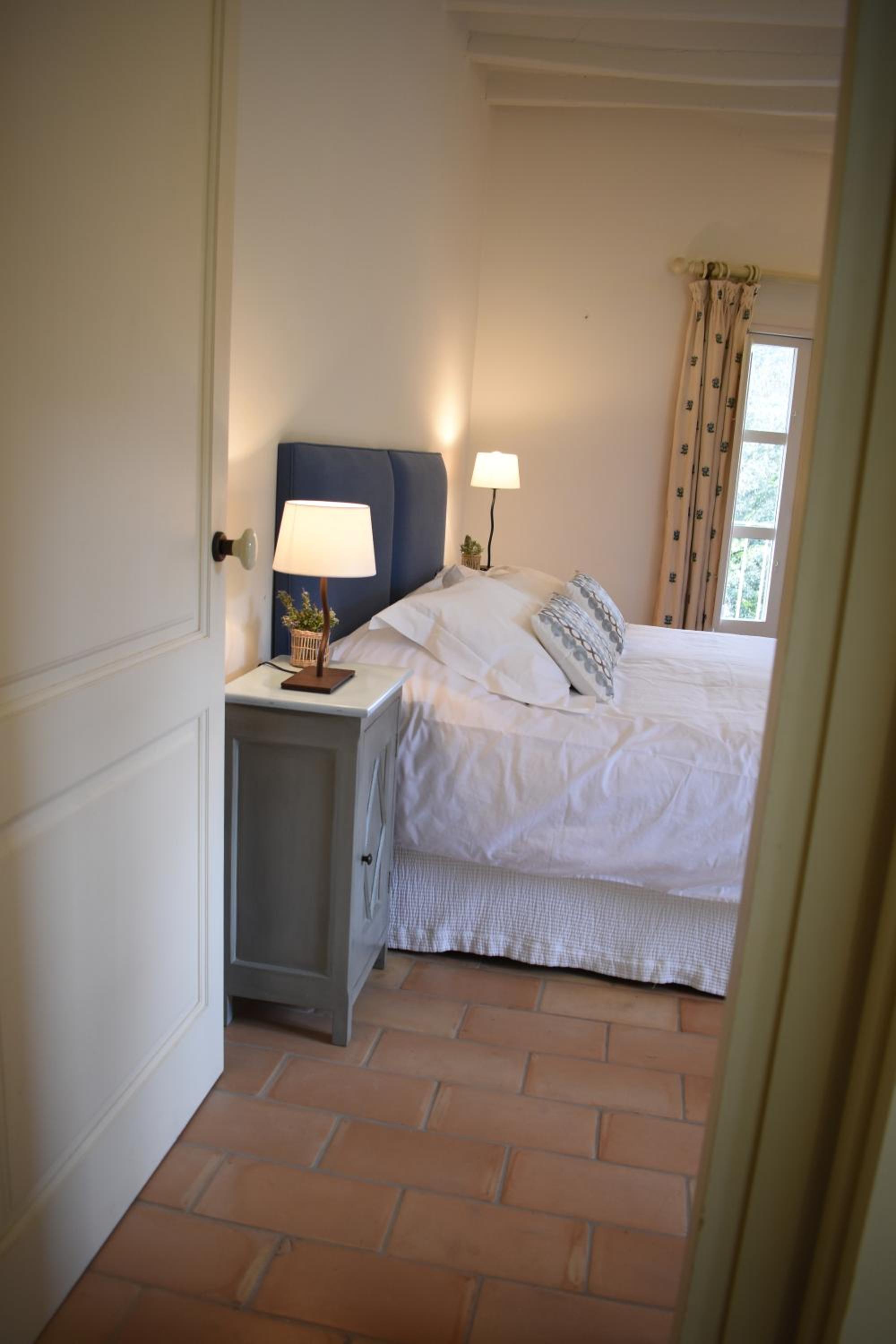 Deluxe Double Room with Bath photo 2