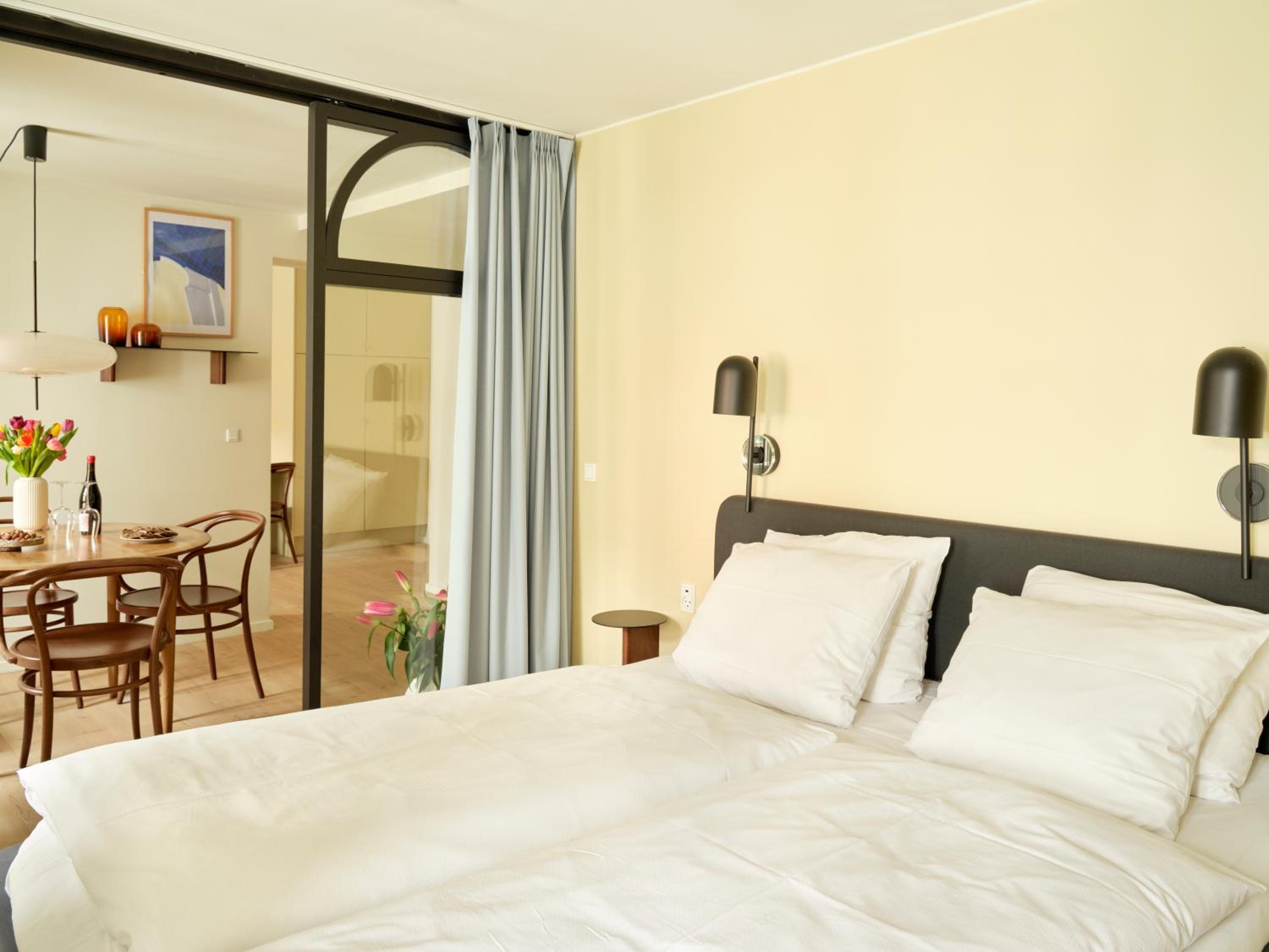 Superior One-Bedroom Apartment
