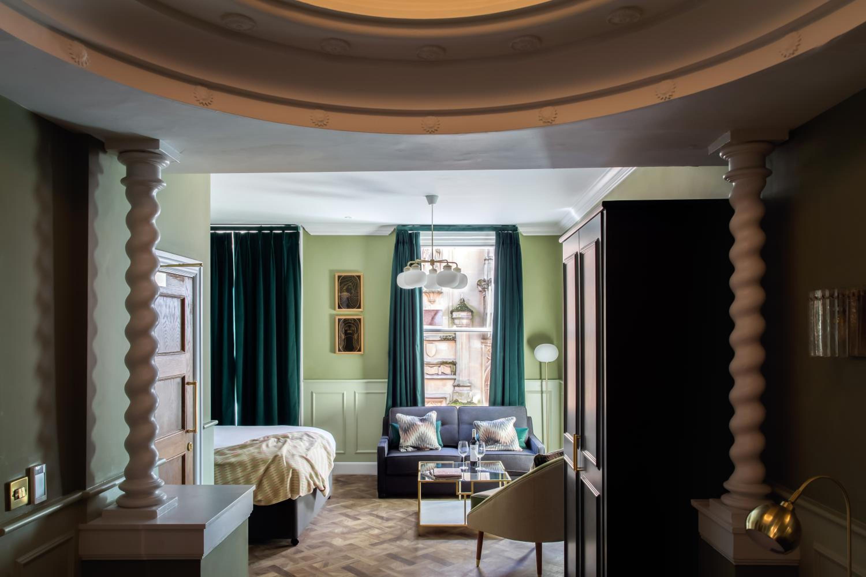Suite photo 1