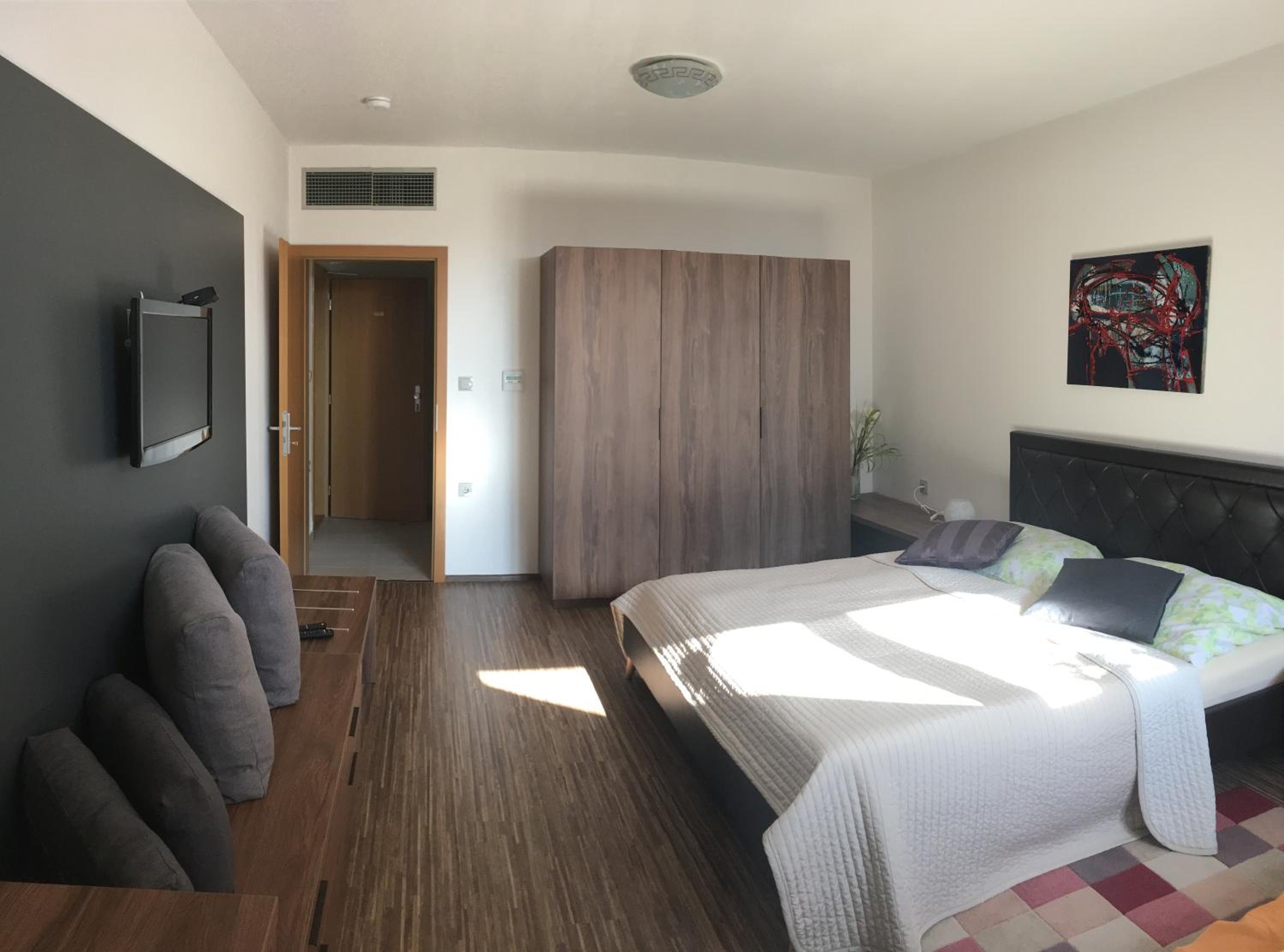 Double Room With Extra Bed photo 2