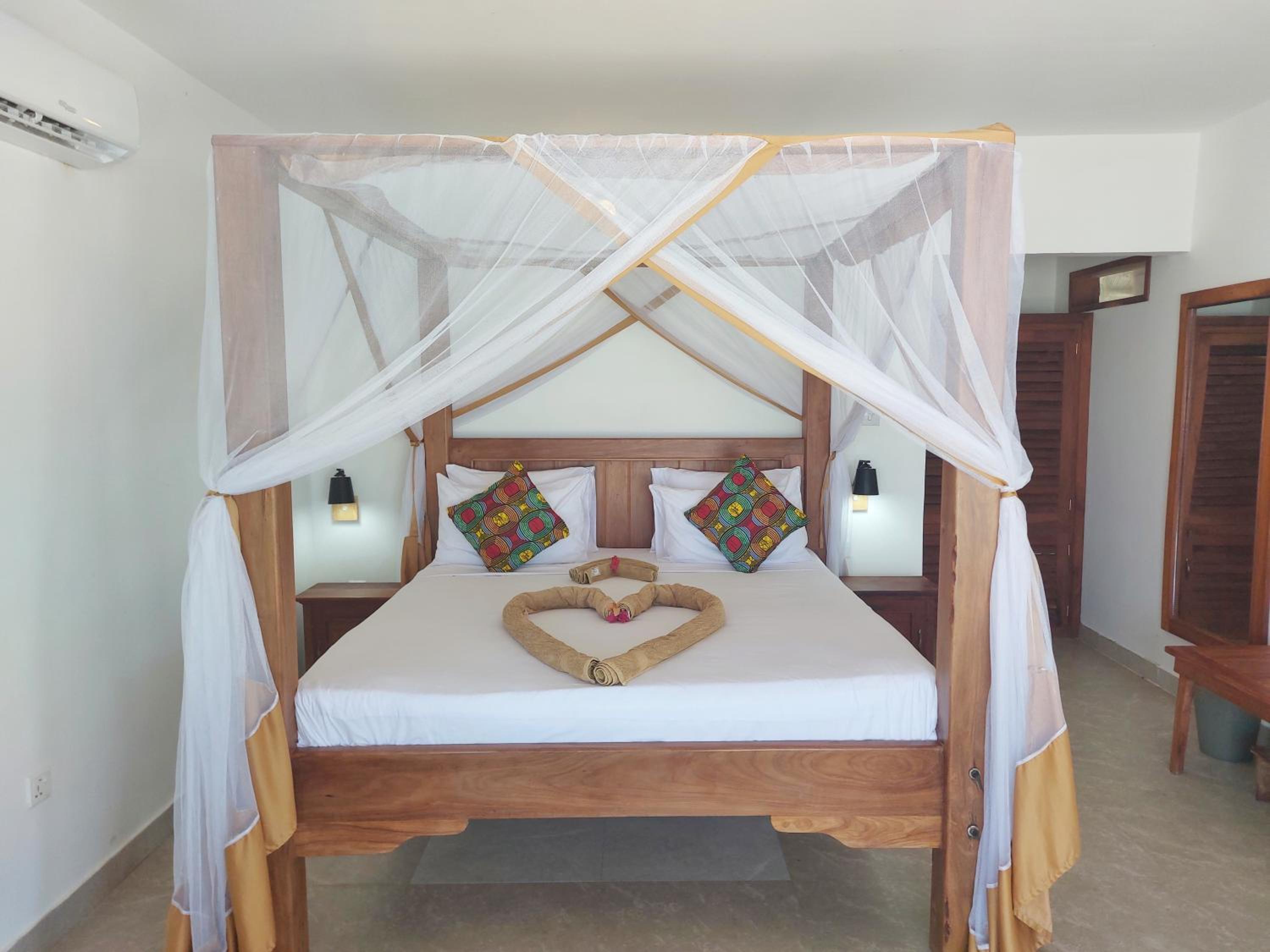 Deluxe Double Room Beachfront - Photo 4