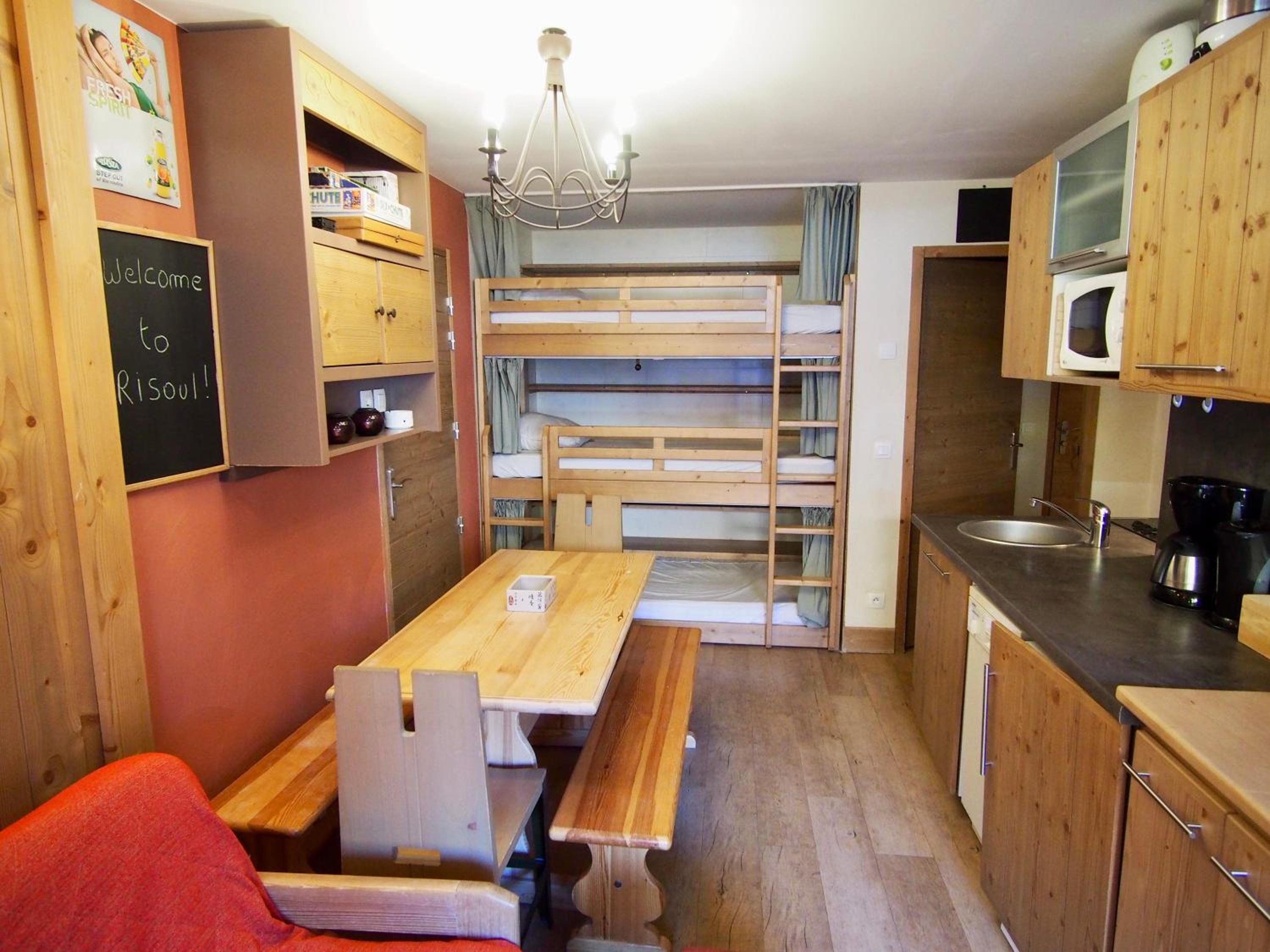 Apartment with Balcony photo 2