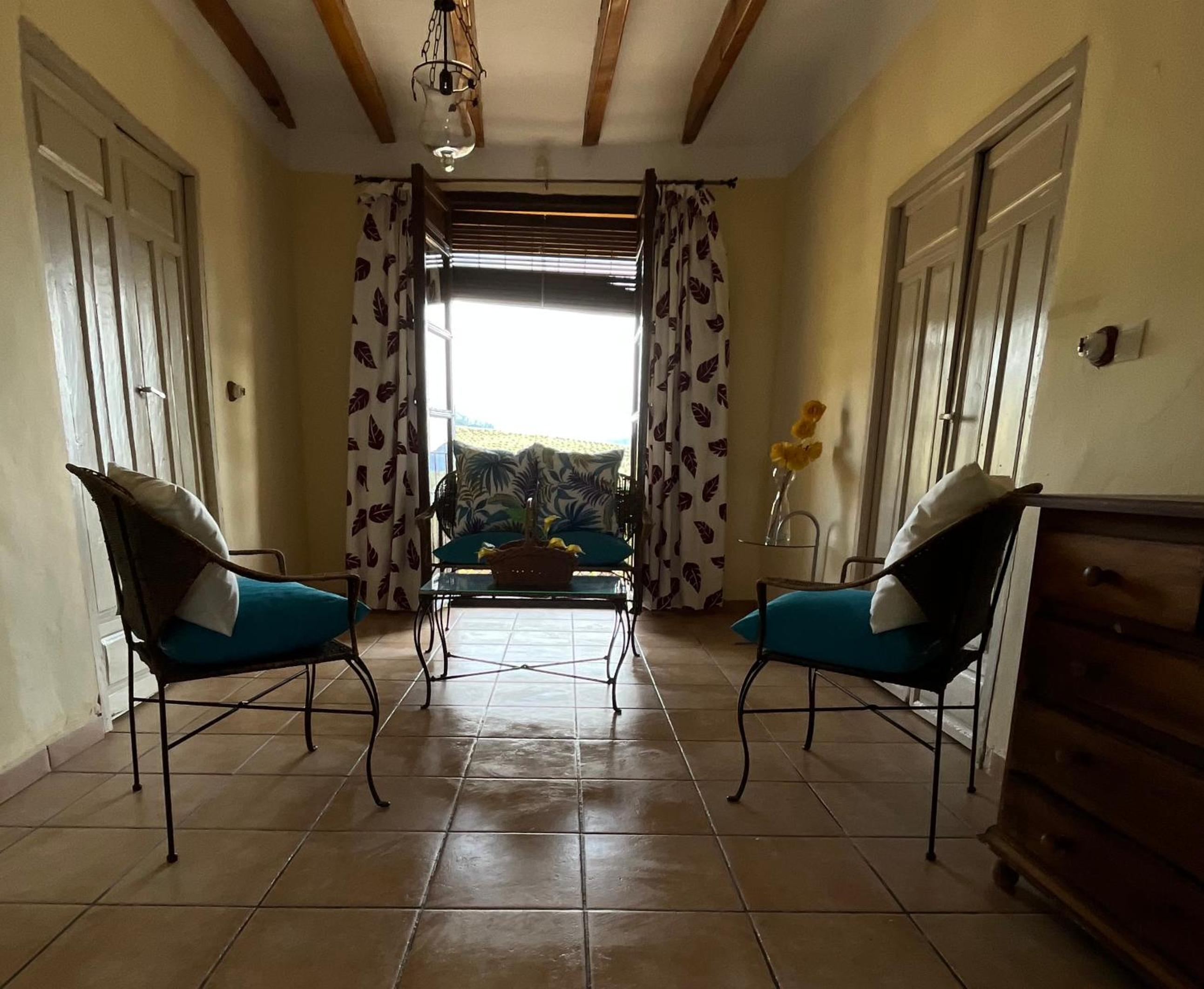 Casa de cuatro habitaciones