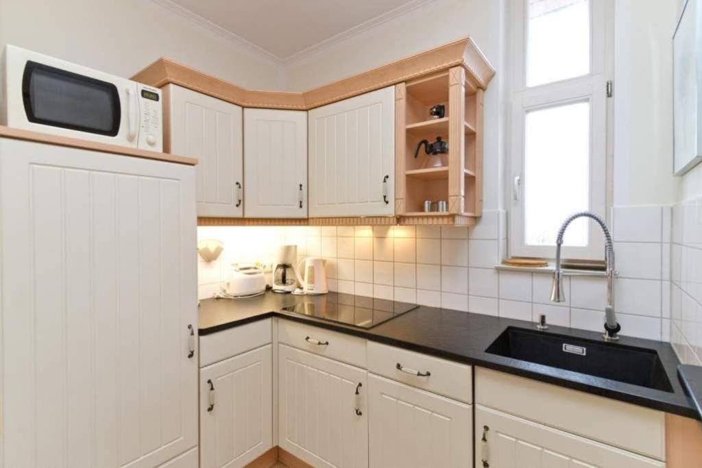 Two-Bedroom Apartment with Balcony photo 3