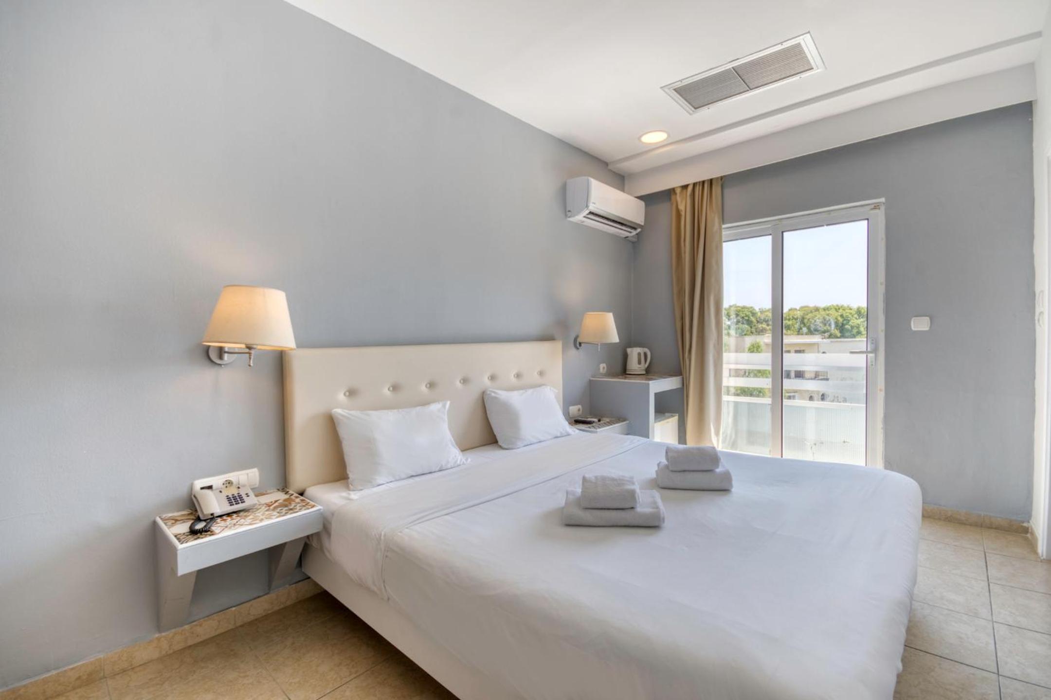 Double Room with Balcony photo 1