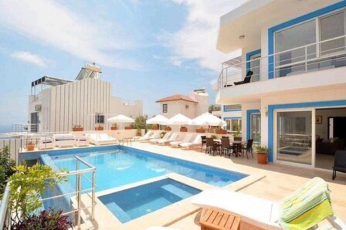 Villa photo 3