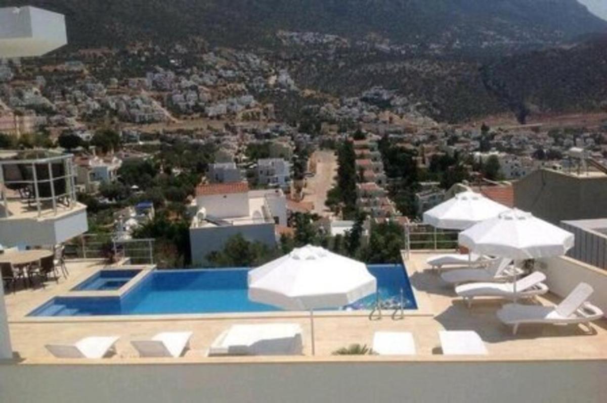 Villa photo 2