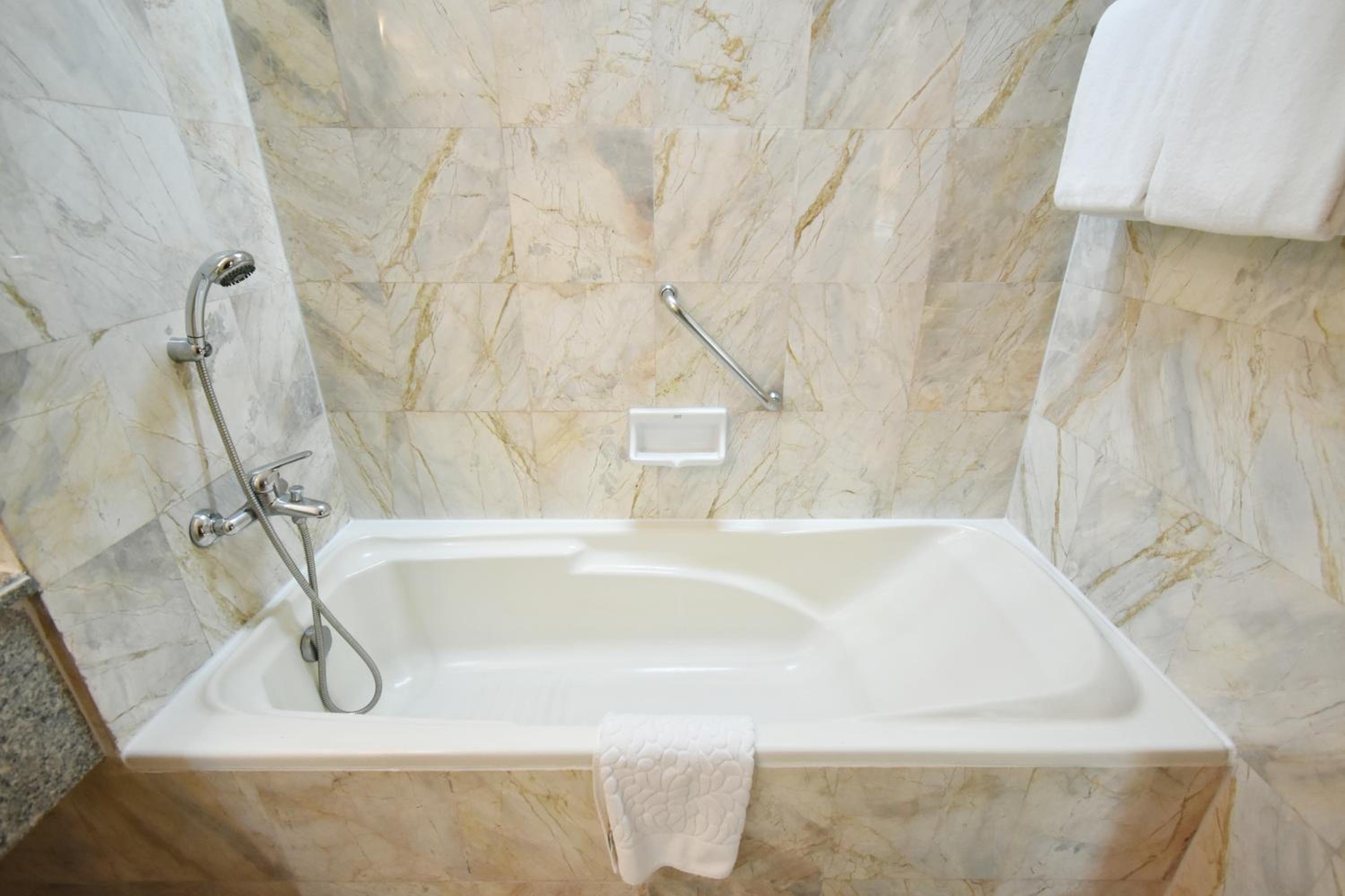 Deluxe Double or Twin Room photo 2
