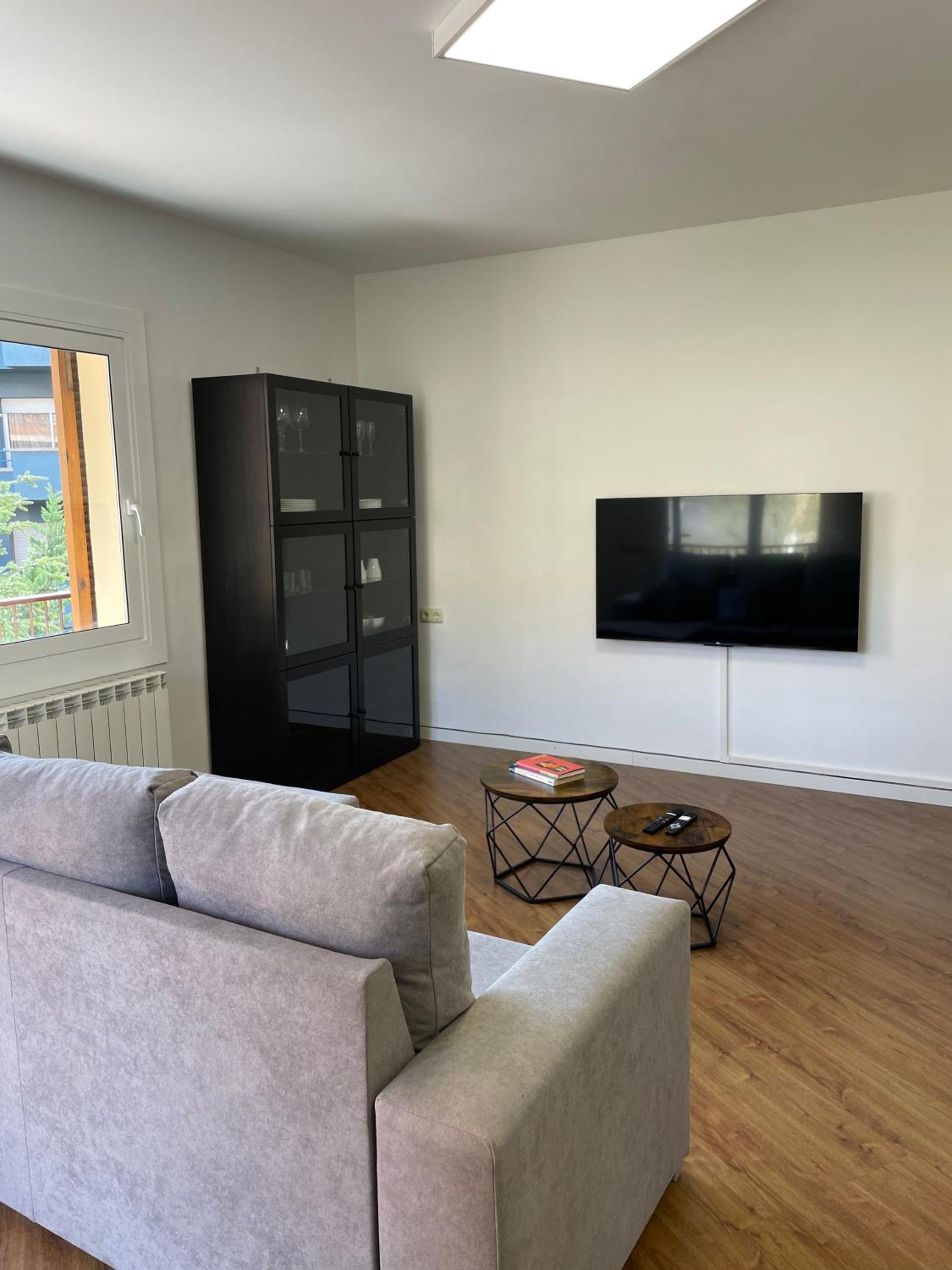 Three-Bedroom Apartment photo 2