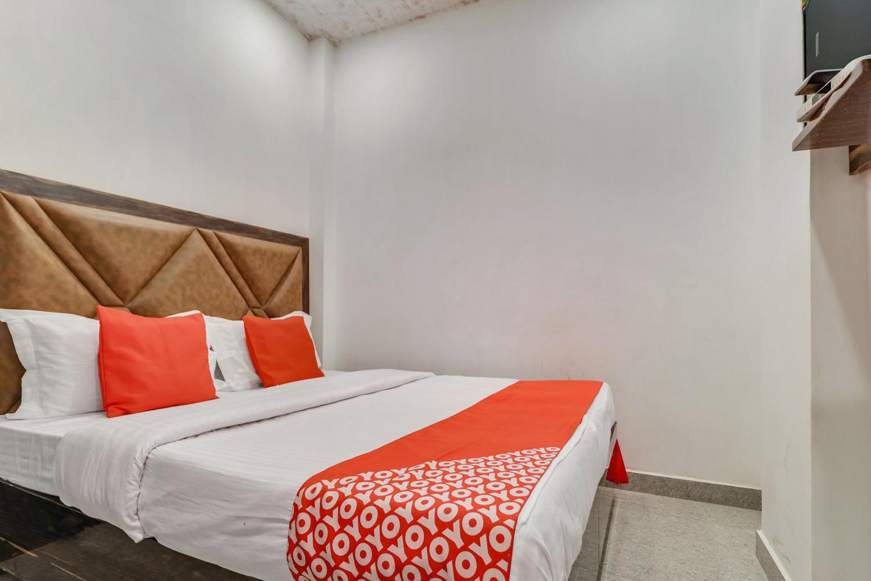 Classic Triple Room - Photo 29