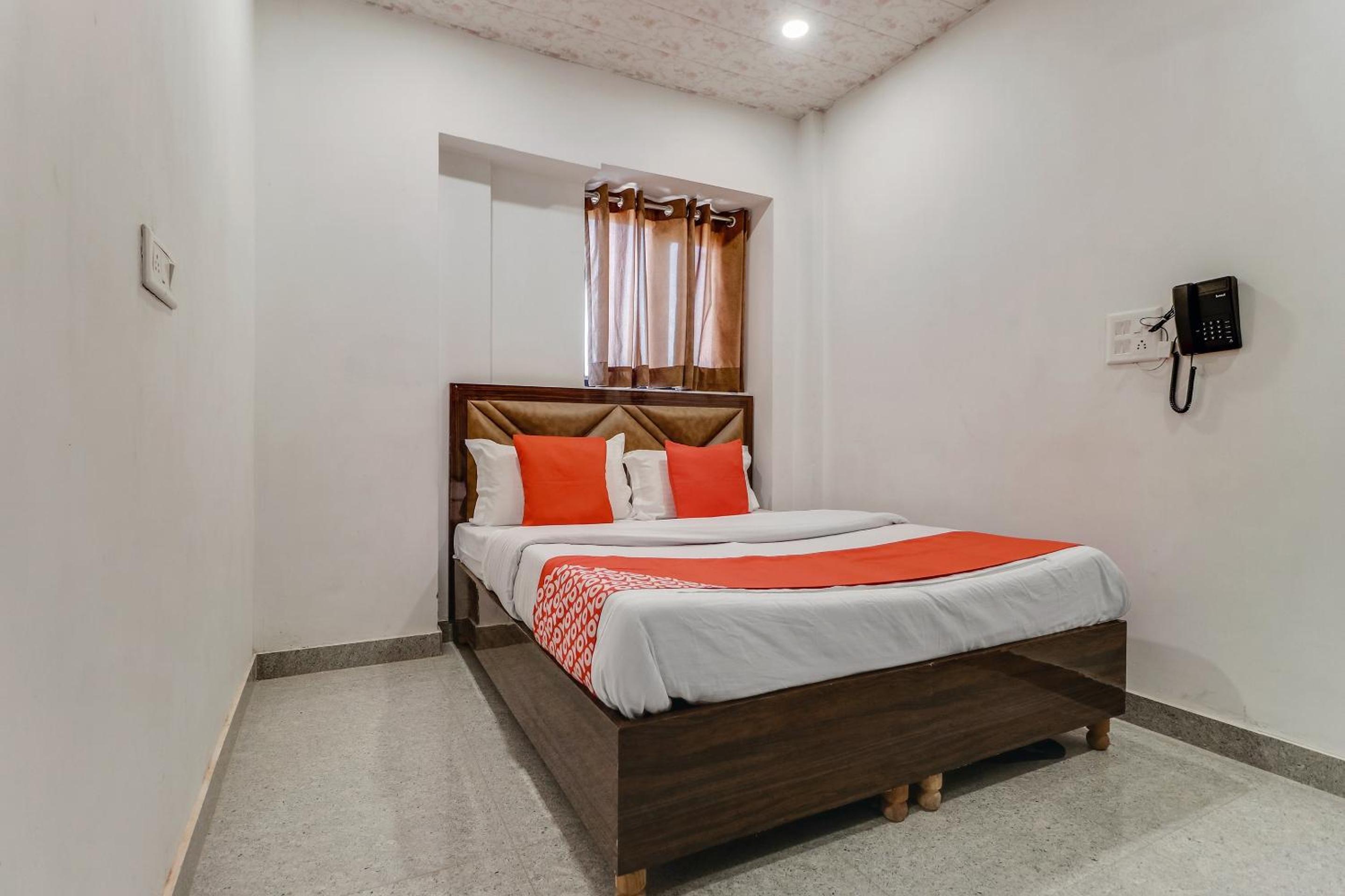Classic Triple Room - Photo 12