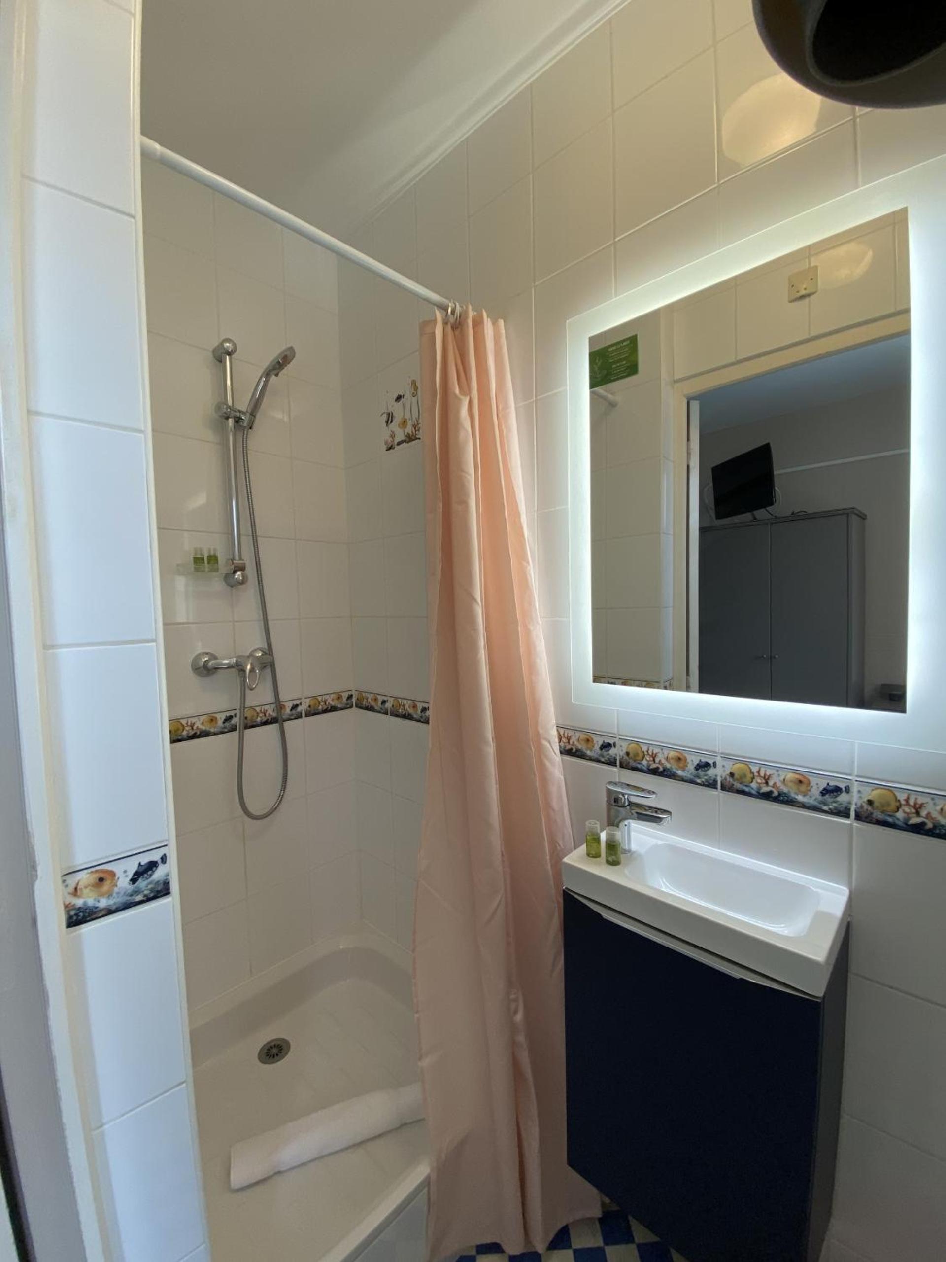 Double Room with Private Bathroom photo 2