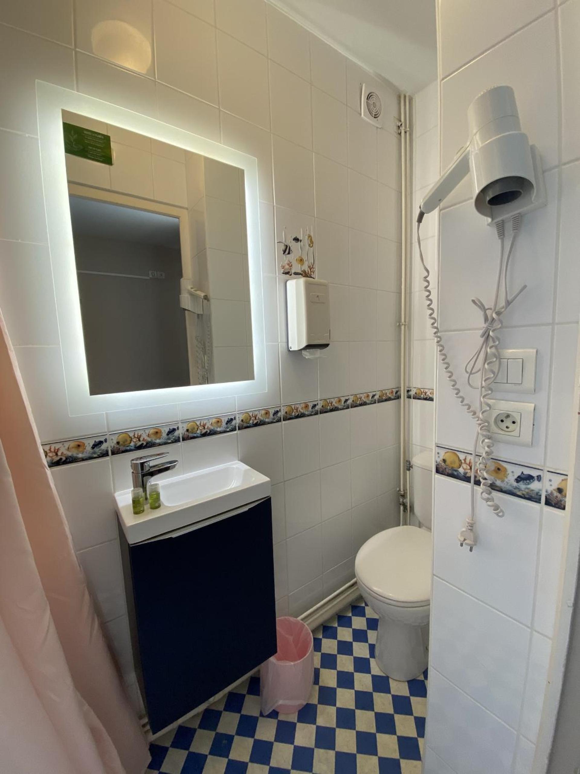 Double Room with Private Bathroom photo 3