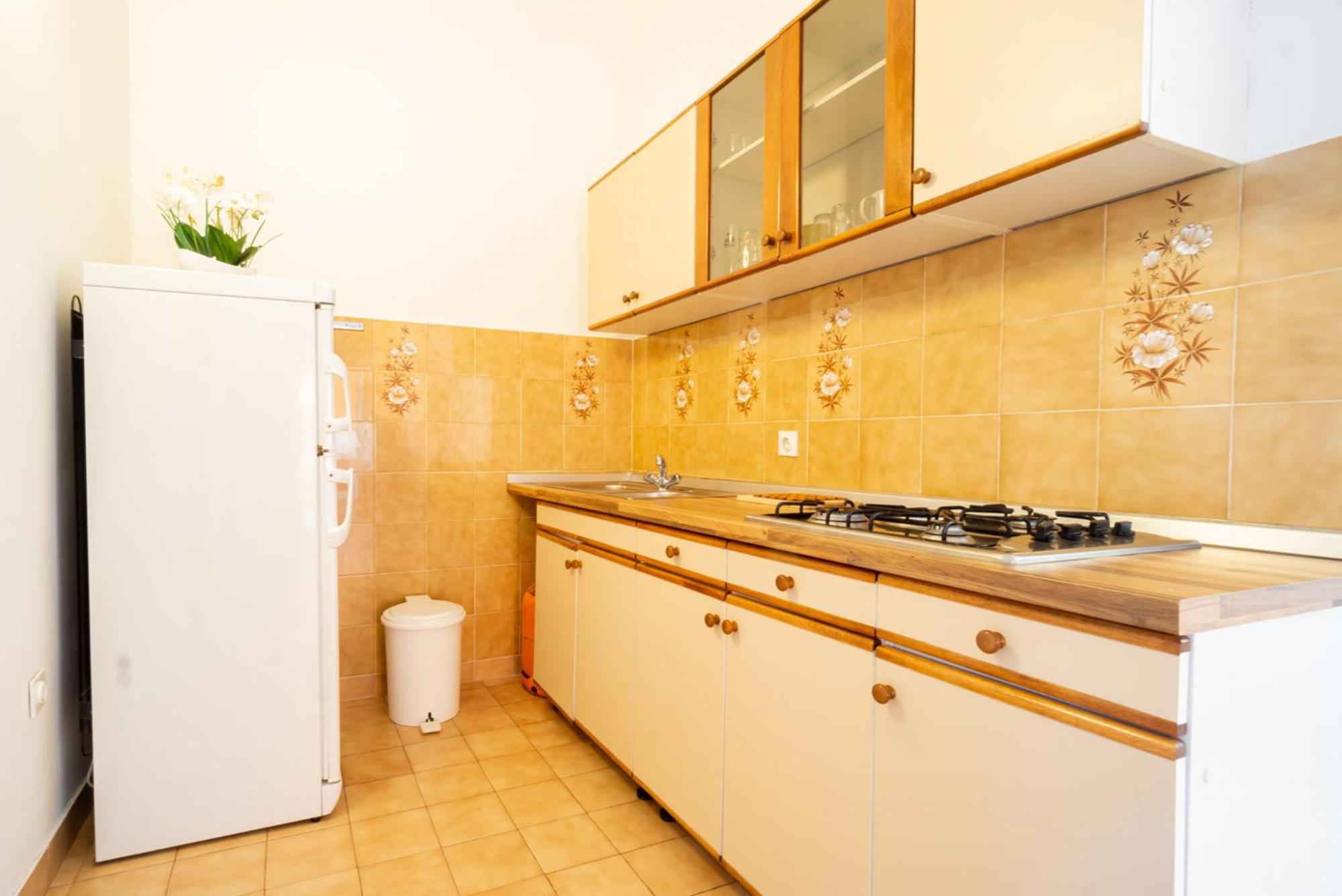apartment1 photo 3