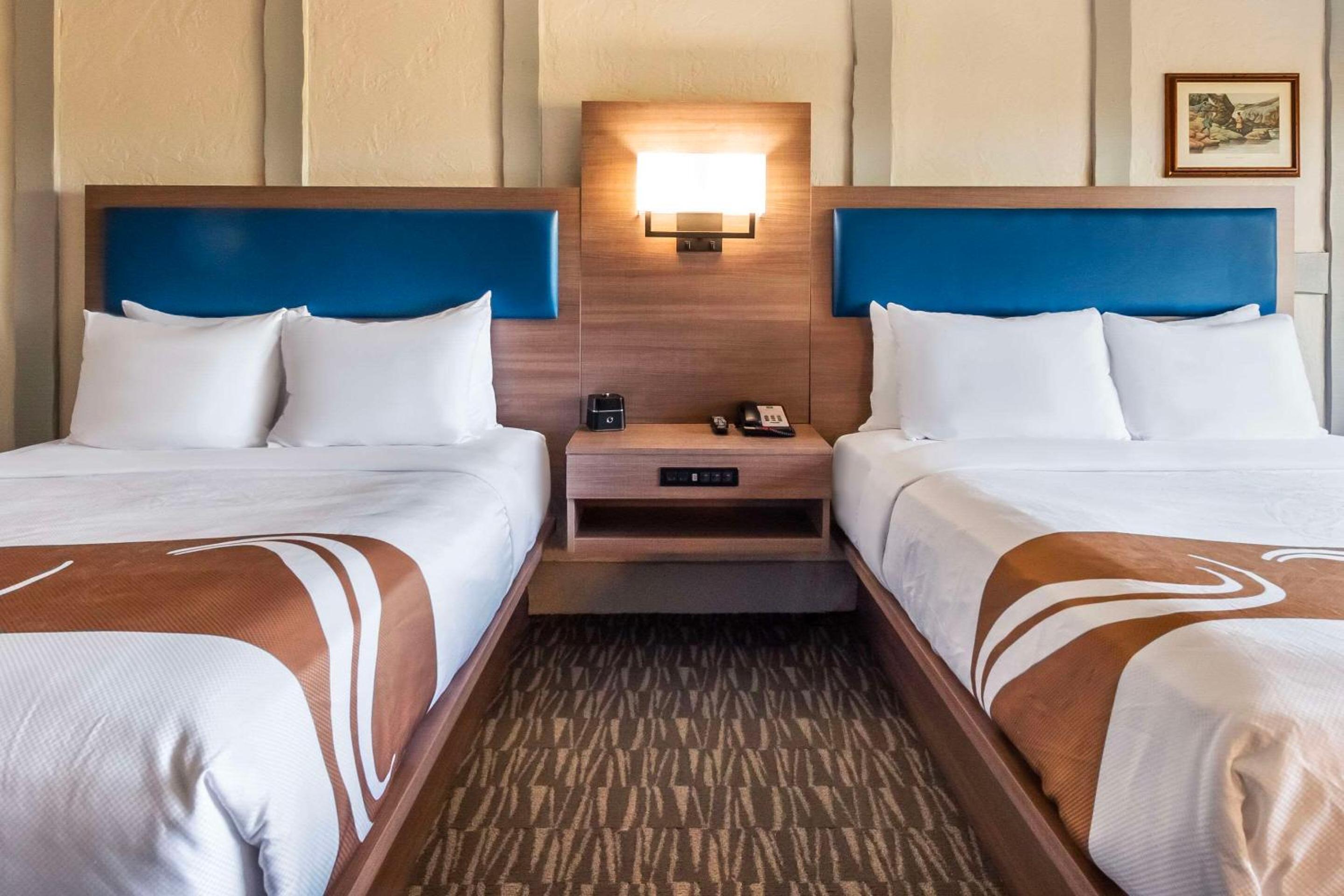 Queen Room with Two Queen Beds - Non-Smoking - Photo 1
