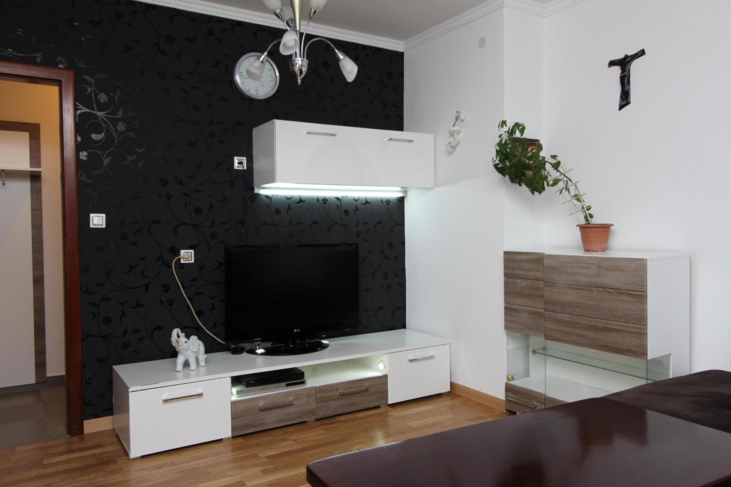 Two-Bedroom Apartment - Photo 3