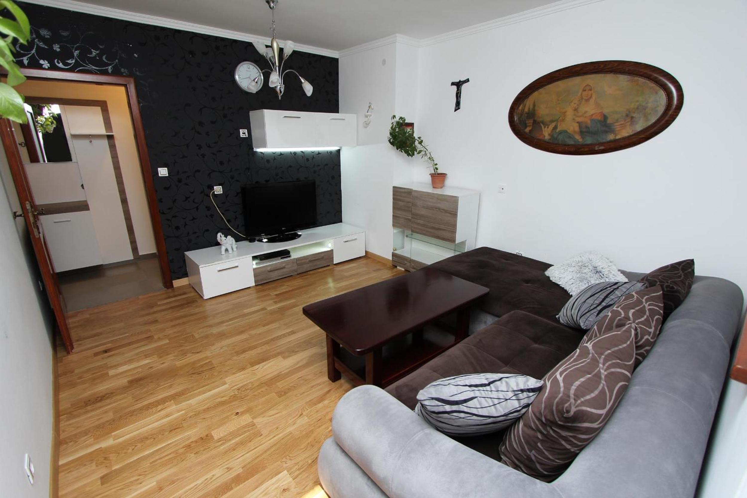 Two-Bedroom Apartment - Photo 28