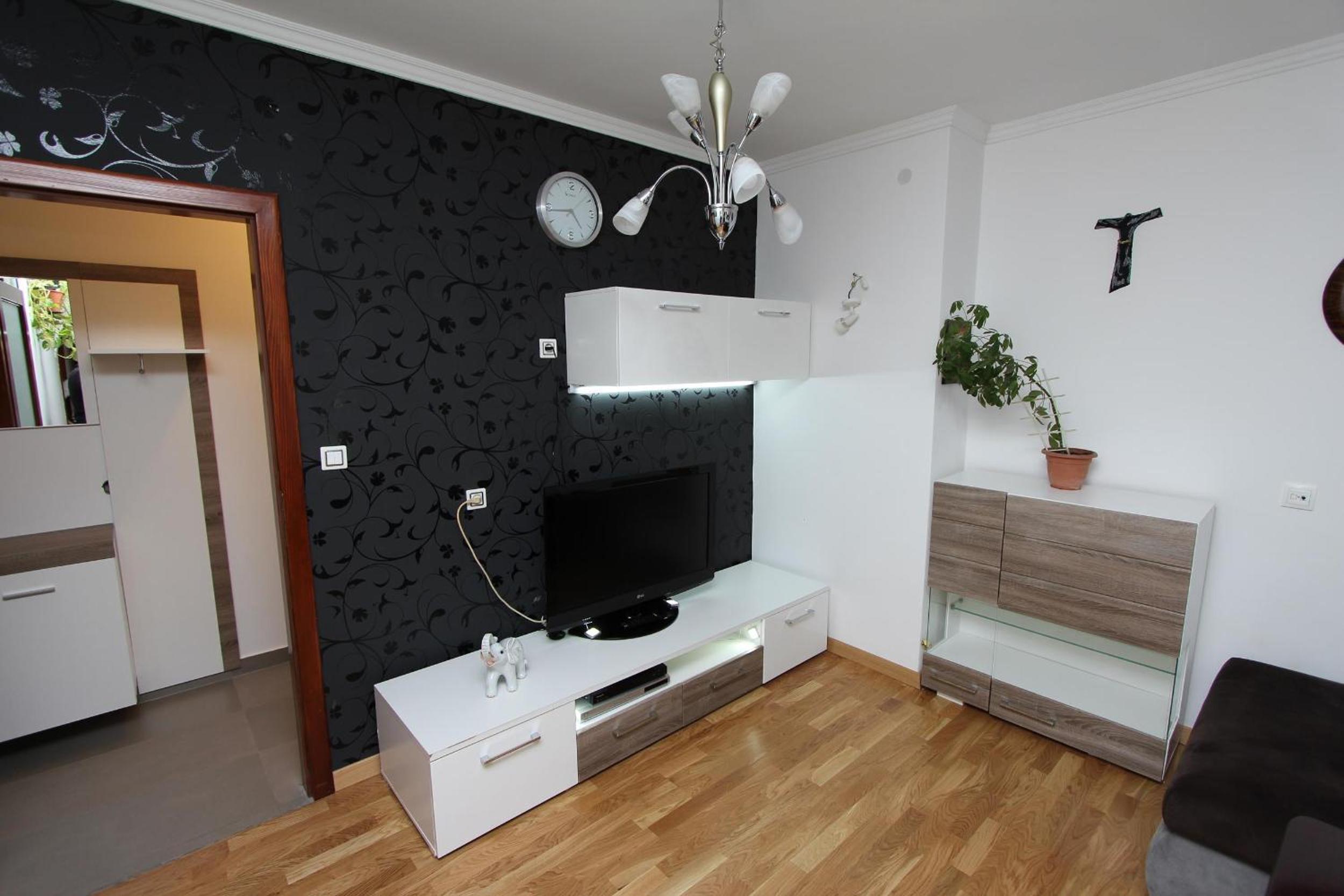 Two-Bedroom Apartment - Photo 27