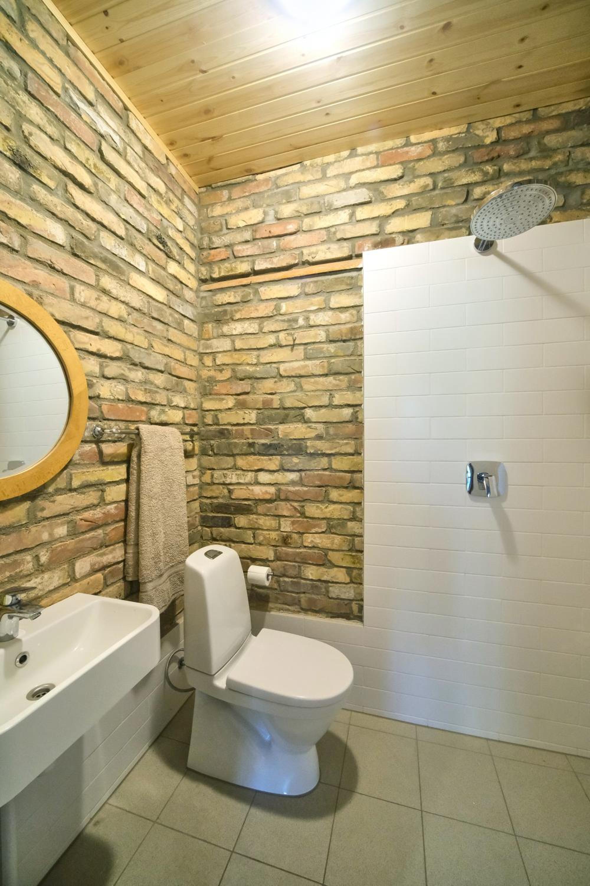 Double Or Twin Room With Private Bathroom photo 3