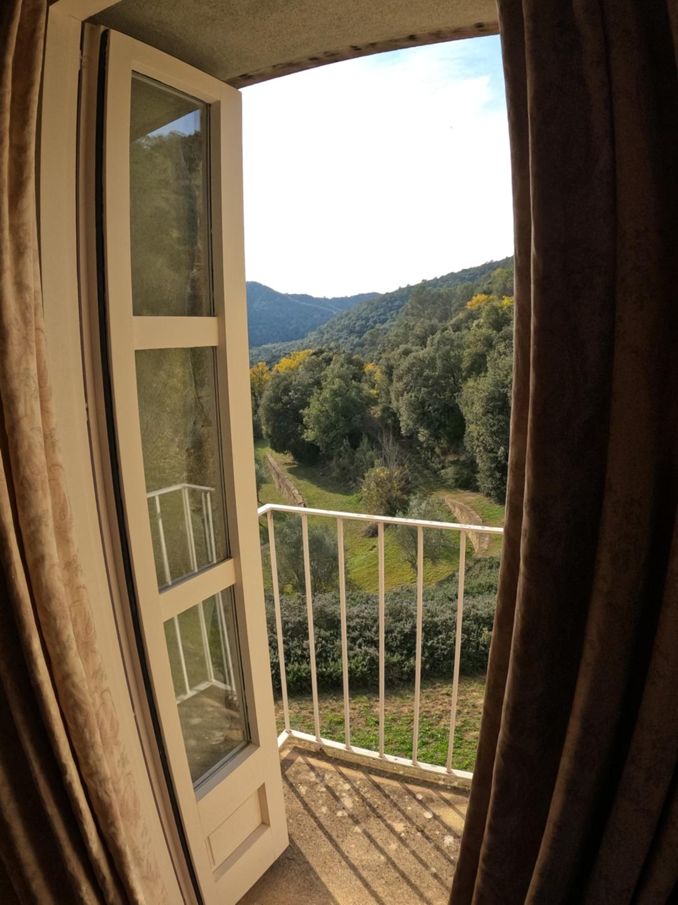 Deluxe Double Room with Balcony photo 3