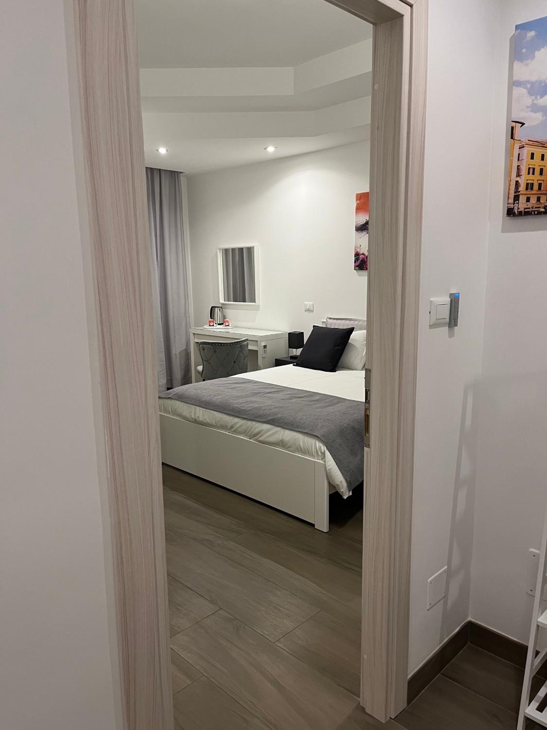 Double Room with Private Bathroom photo 3