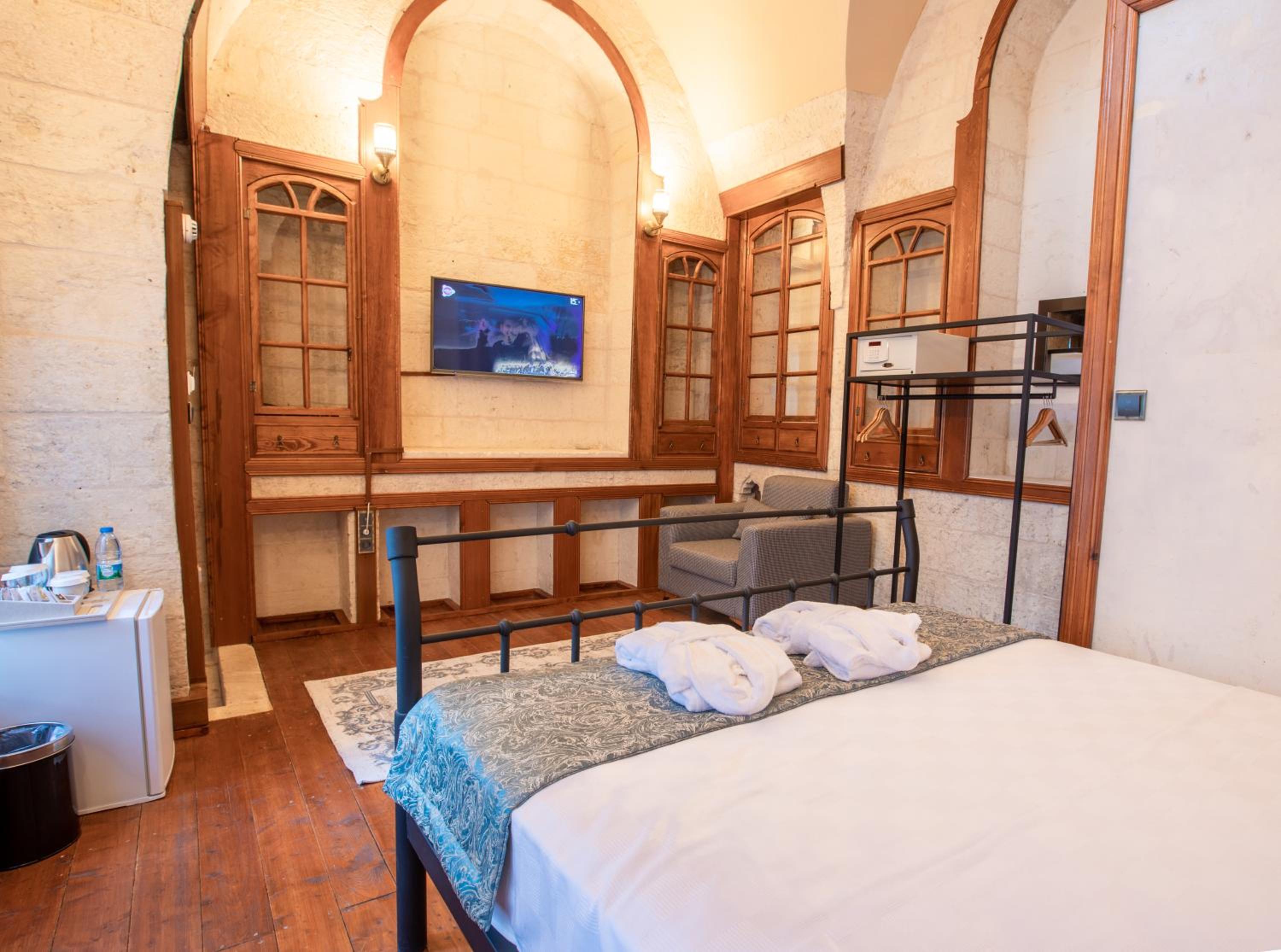 Large Double Room photo 3