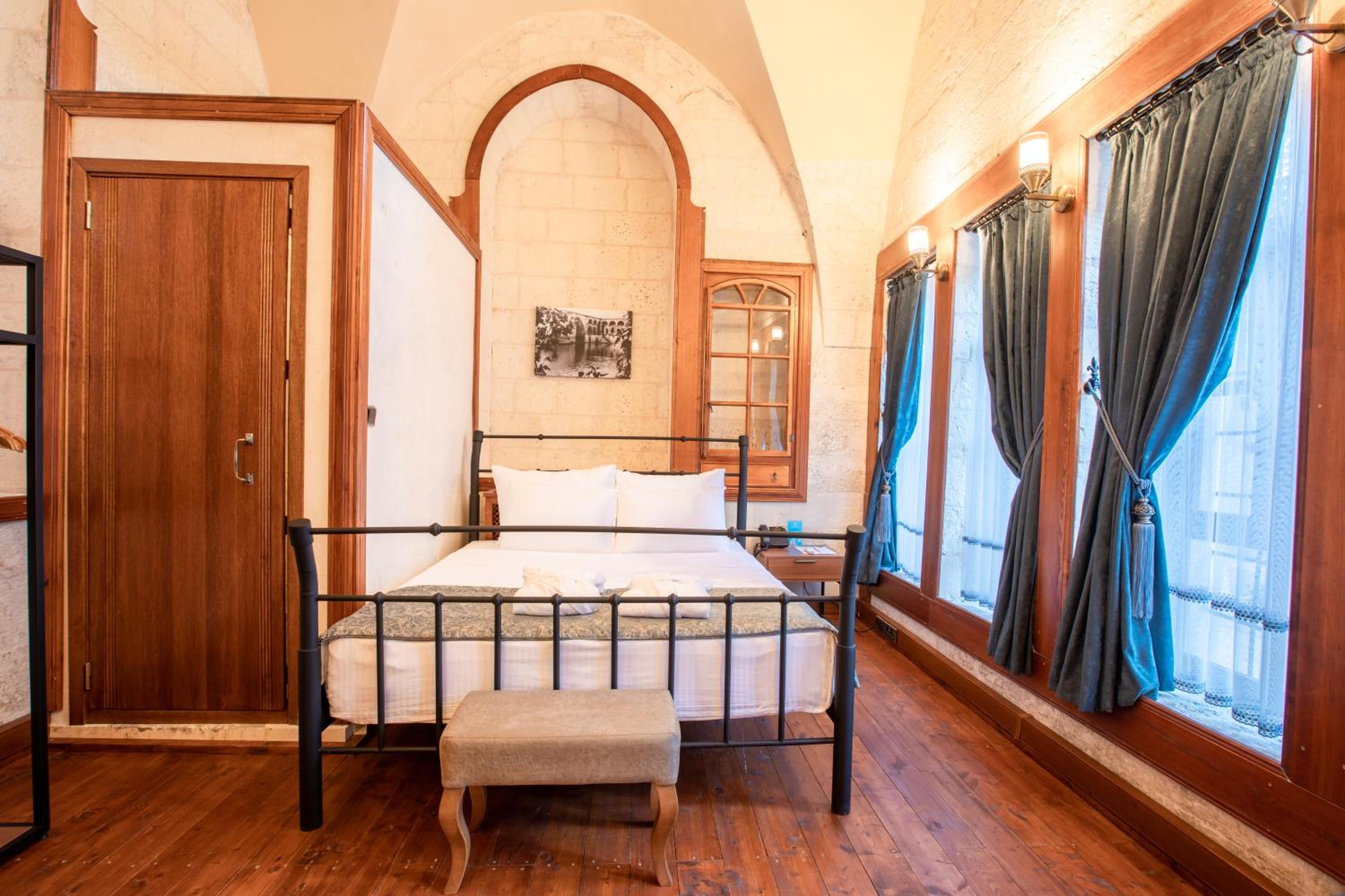 Large Double Room photo 2