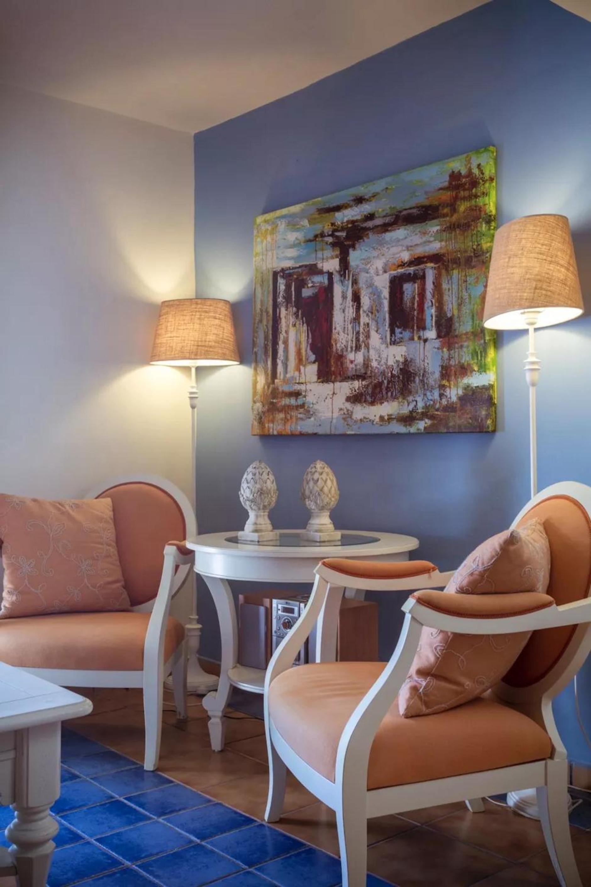 Charming Suite