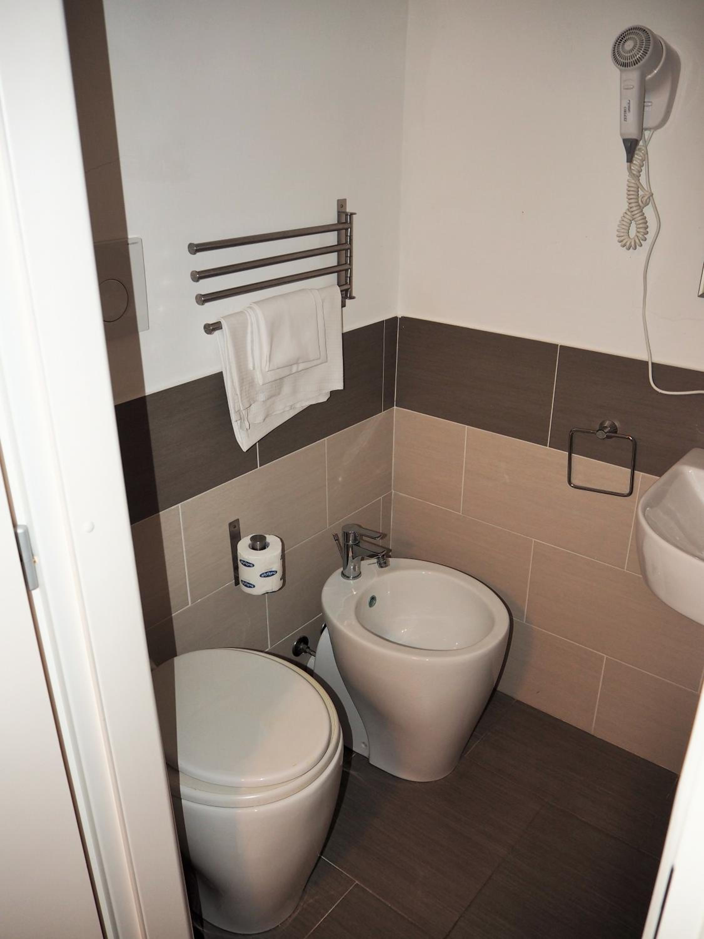 Single Room photo 3