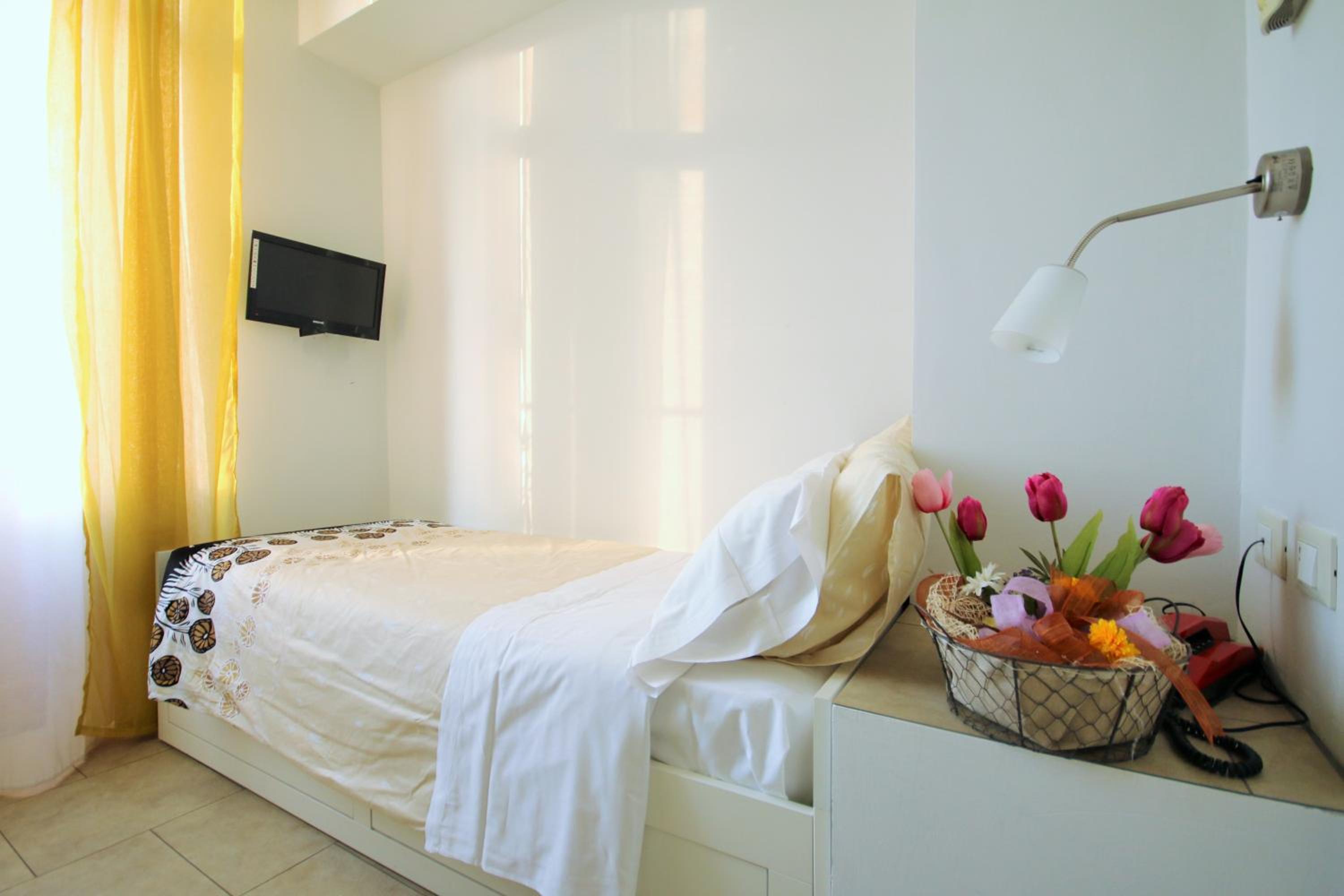 Single Room photo 2