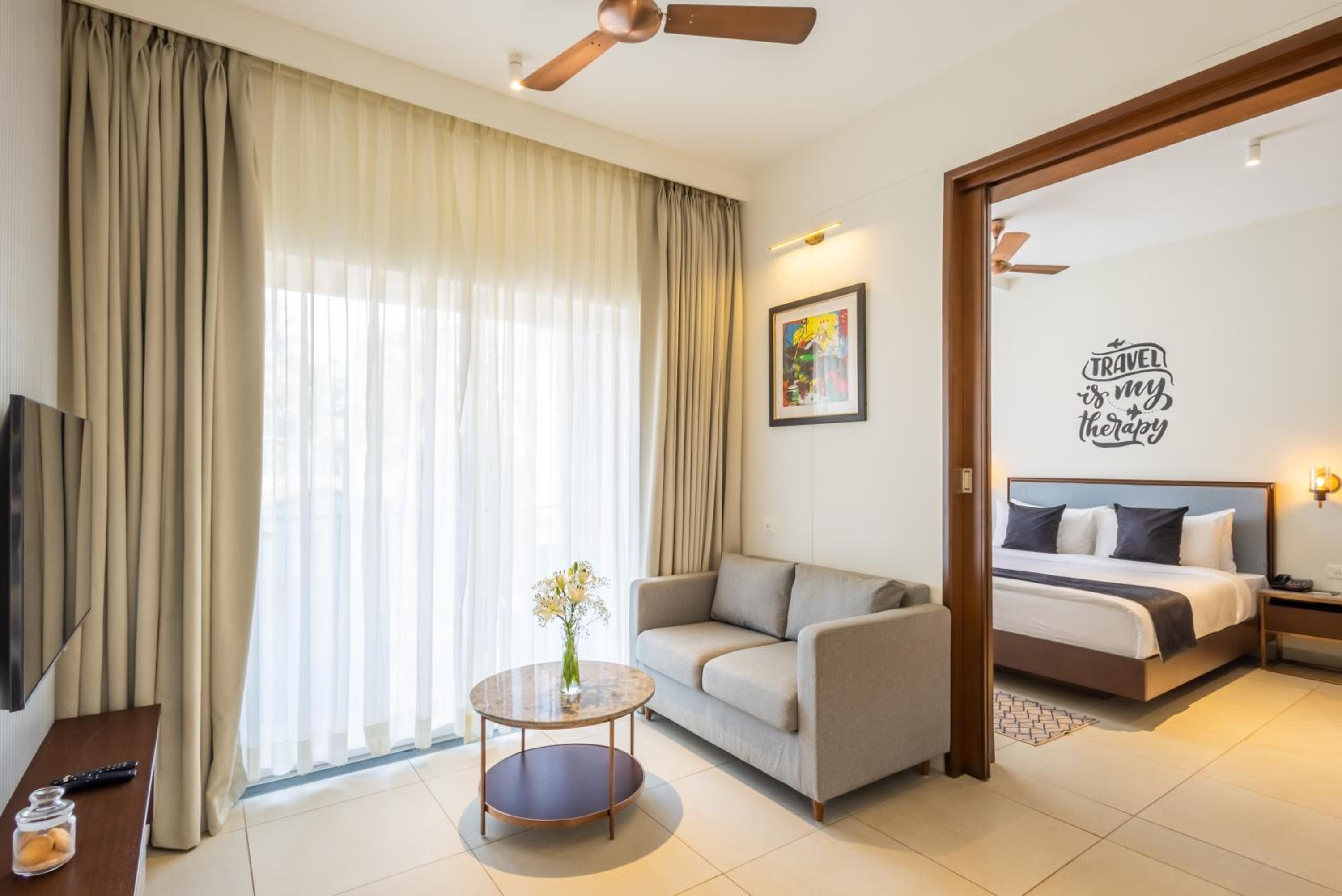 Executive Suite - Photo 6